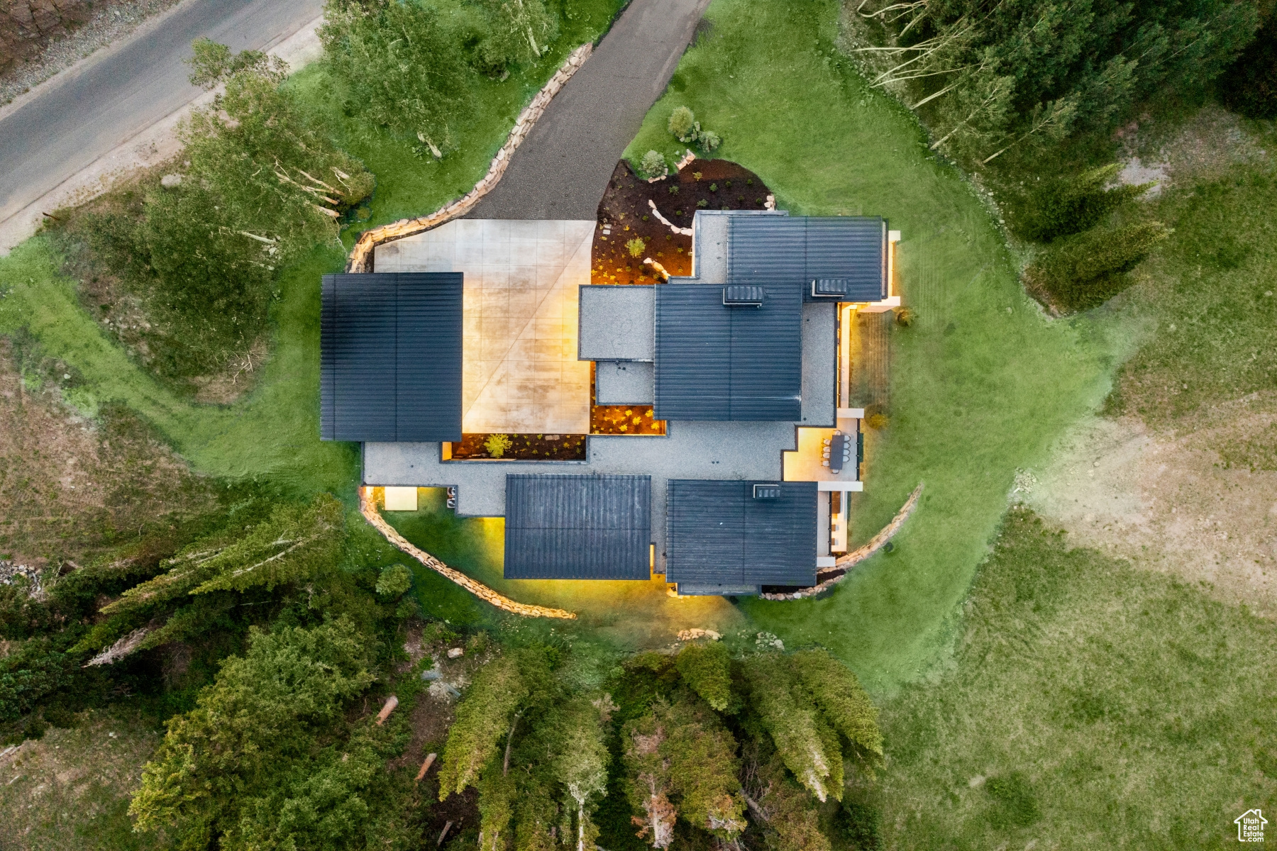 323 WHITE PINE CANYON RD