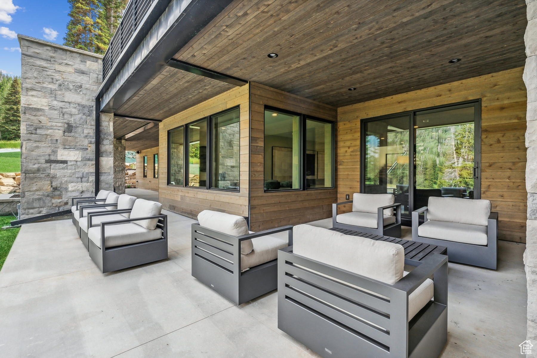 323 WHITE PINE CANYON RD