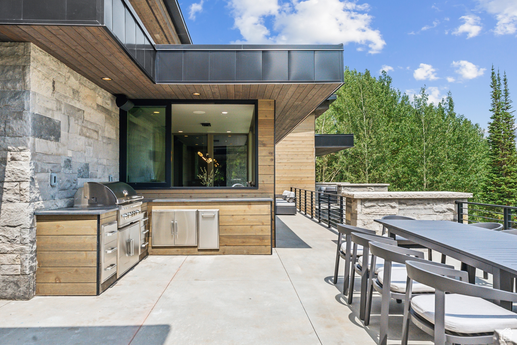 323 WHITE PINE CANYON RD