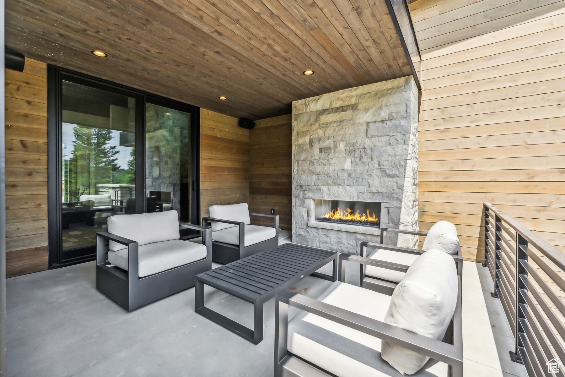 323 WHITE PINE CANYON RD