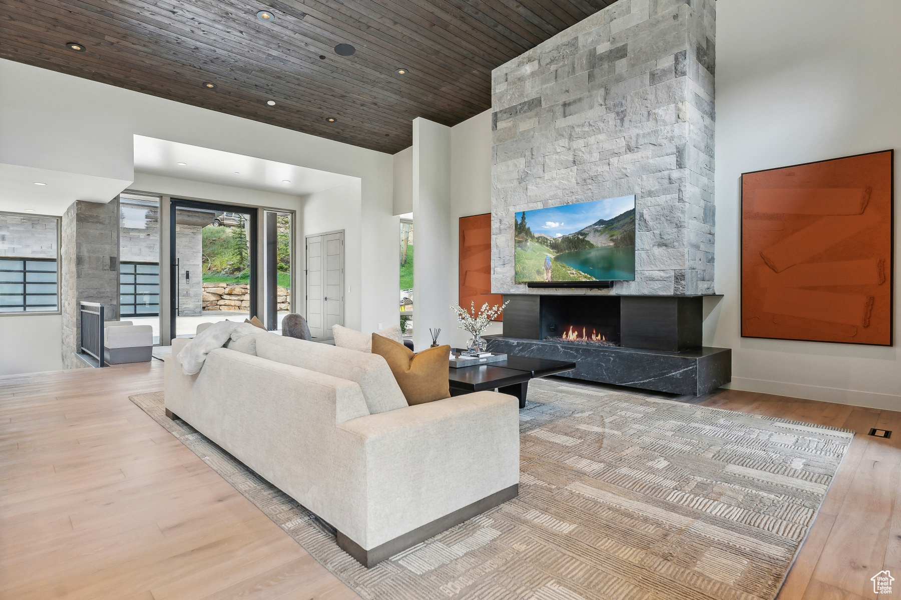 323 WHITE PINE CANYON RD