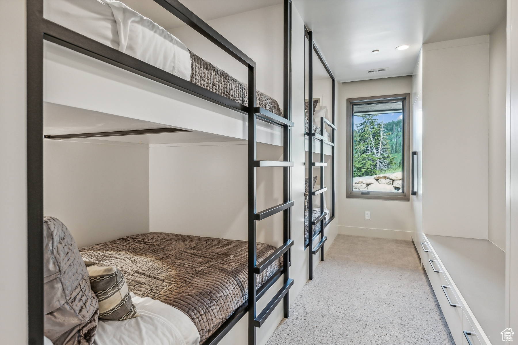 323 WHITE PINE CANYON RD