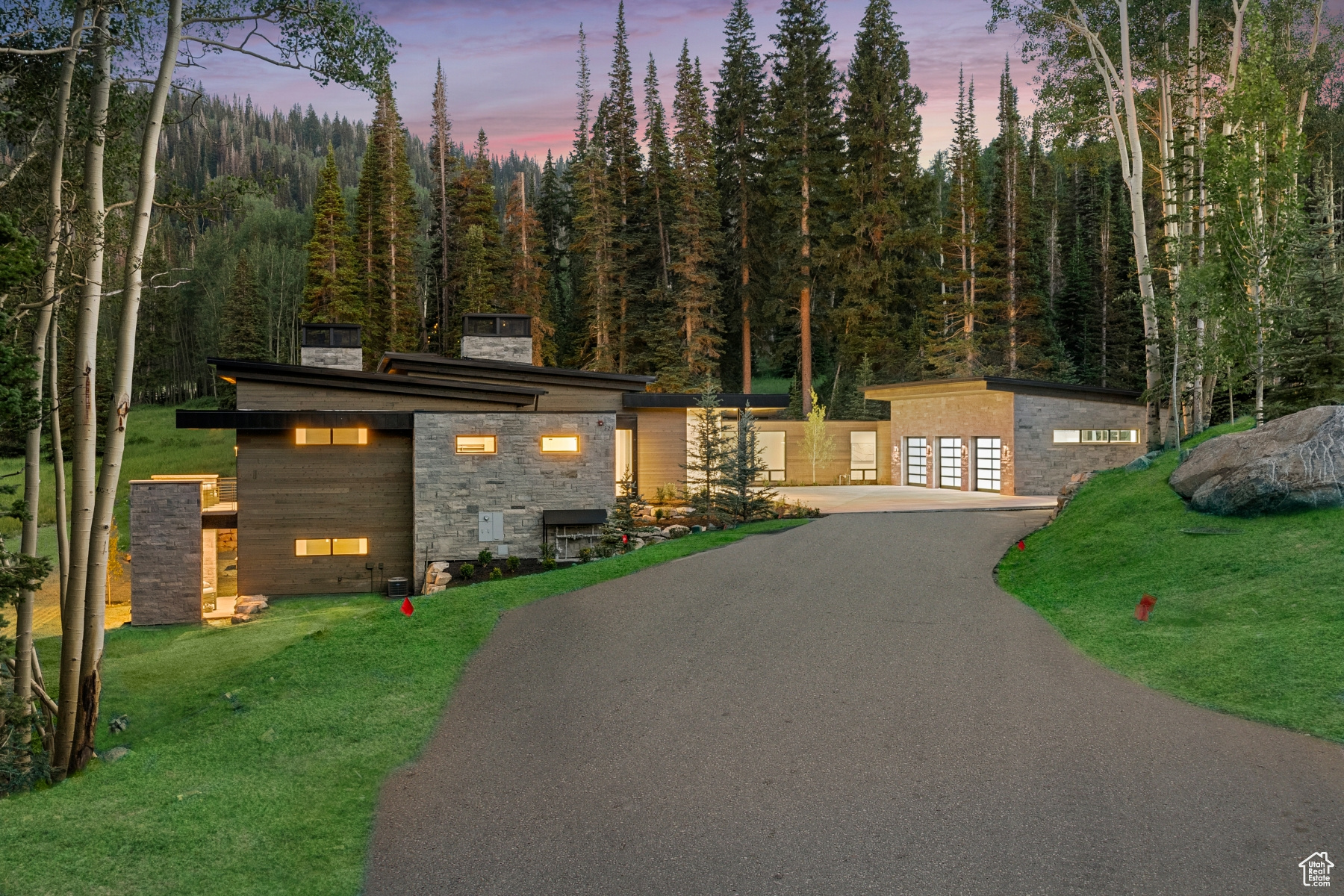 323 WHITE PINE CANYON RD