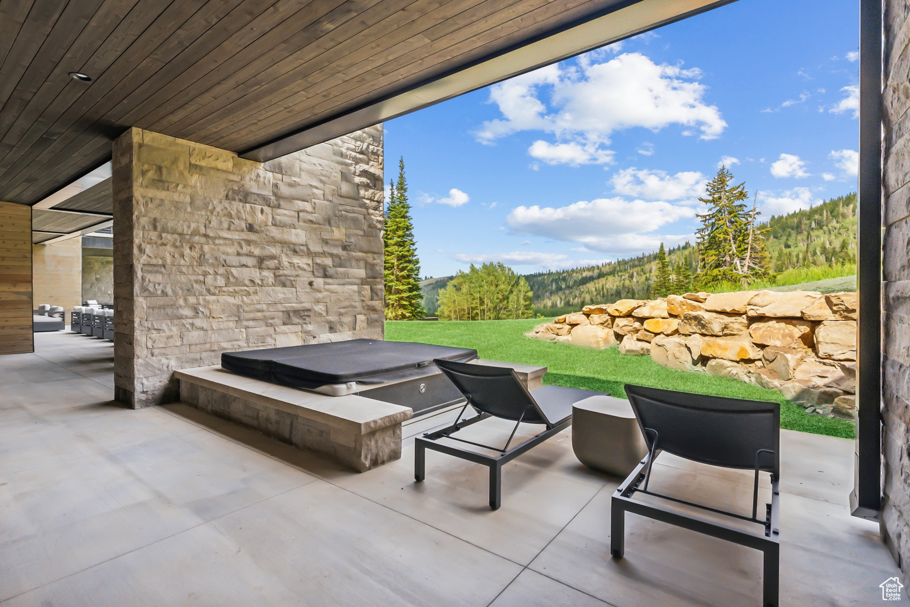 323 WHITE PINE CANYON RD