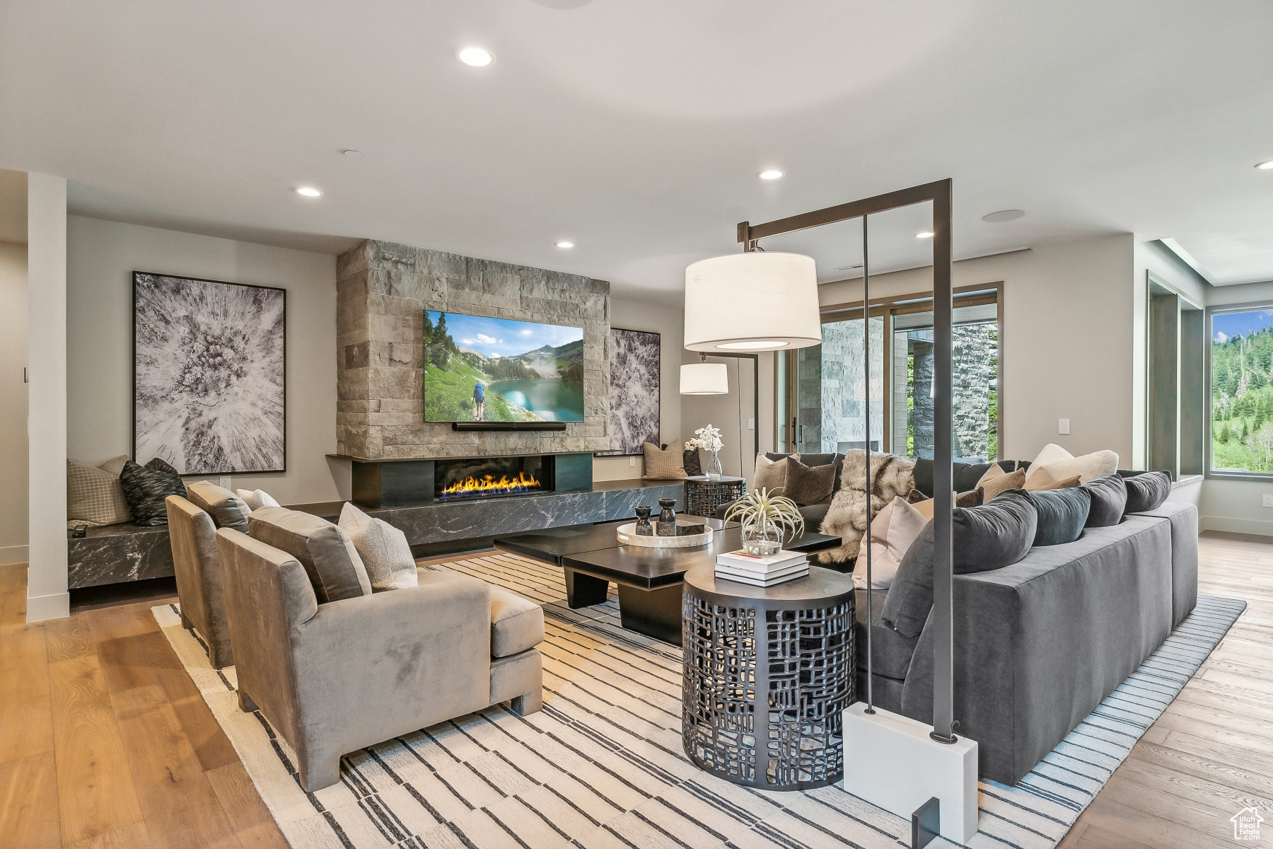323 WHITE PINE CANYON RD