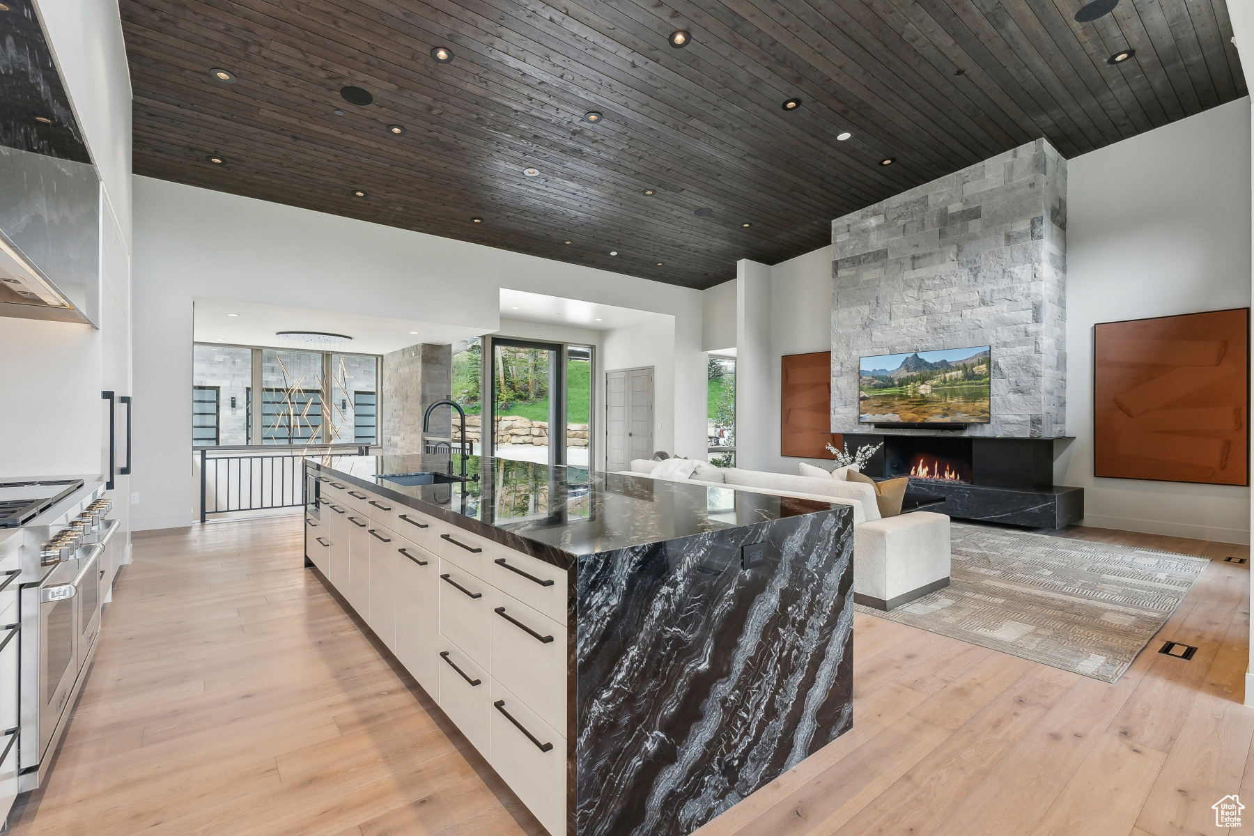323 WHITE PINE CANYON RD