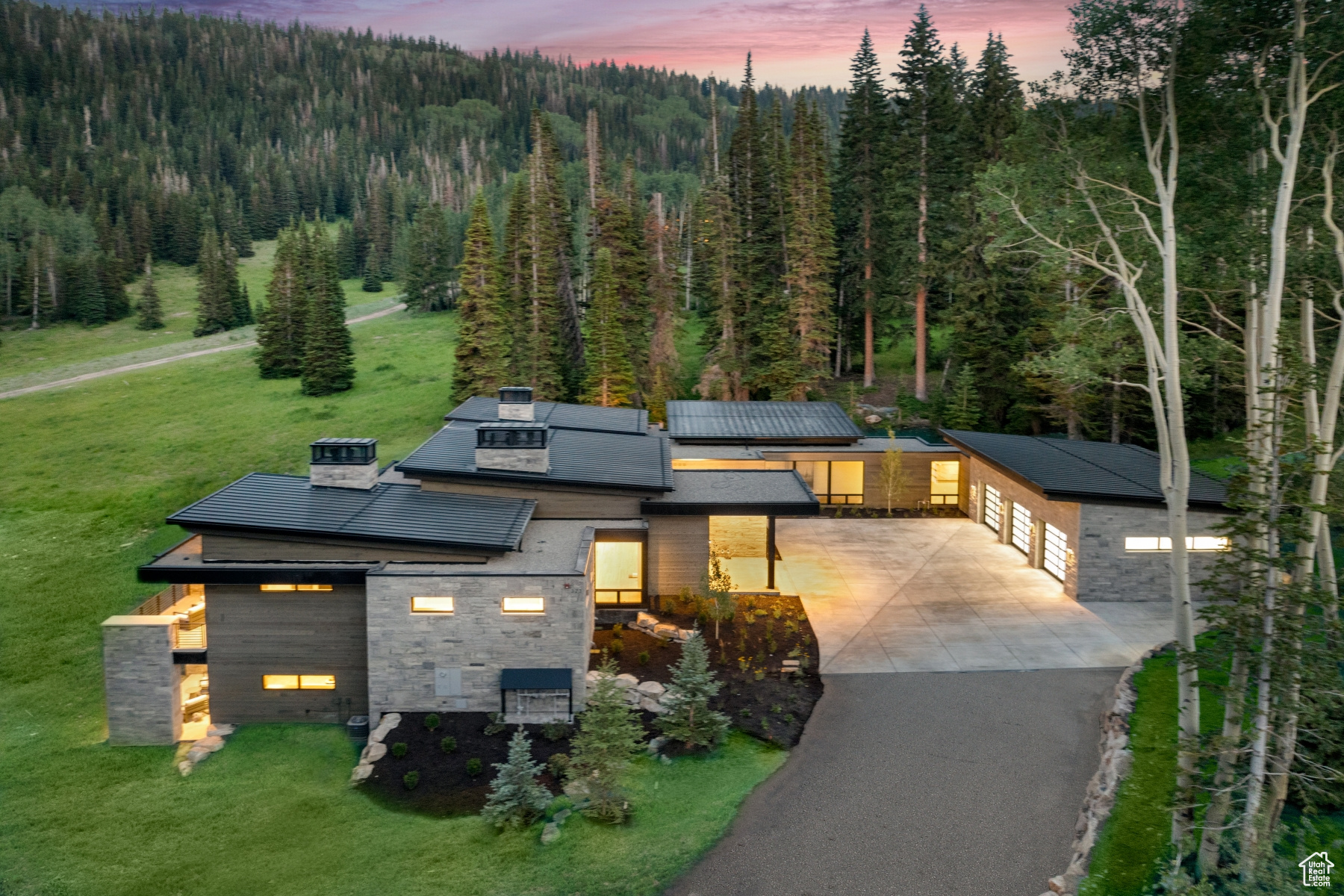 323 WHITE PINE CANYON RD