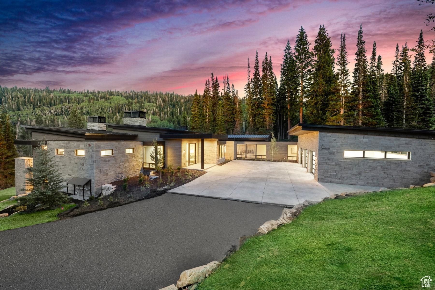323 WHITE PINE CANYON RD