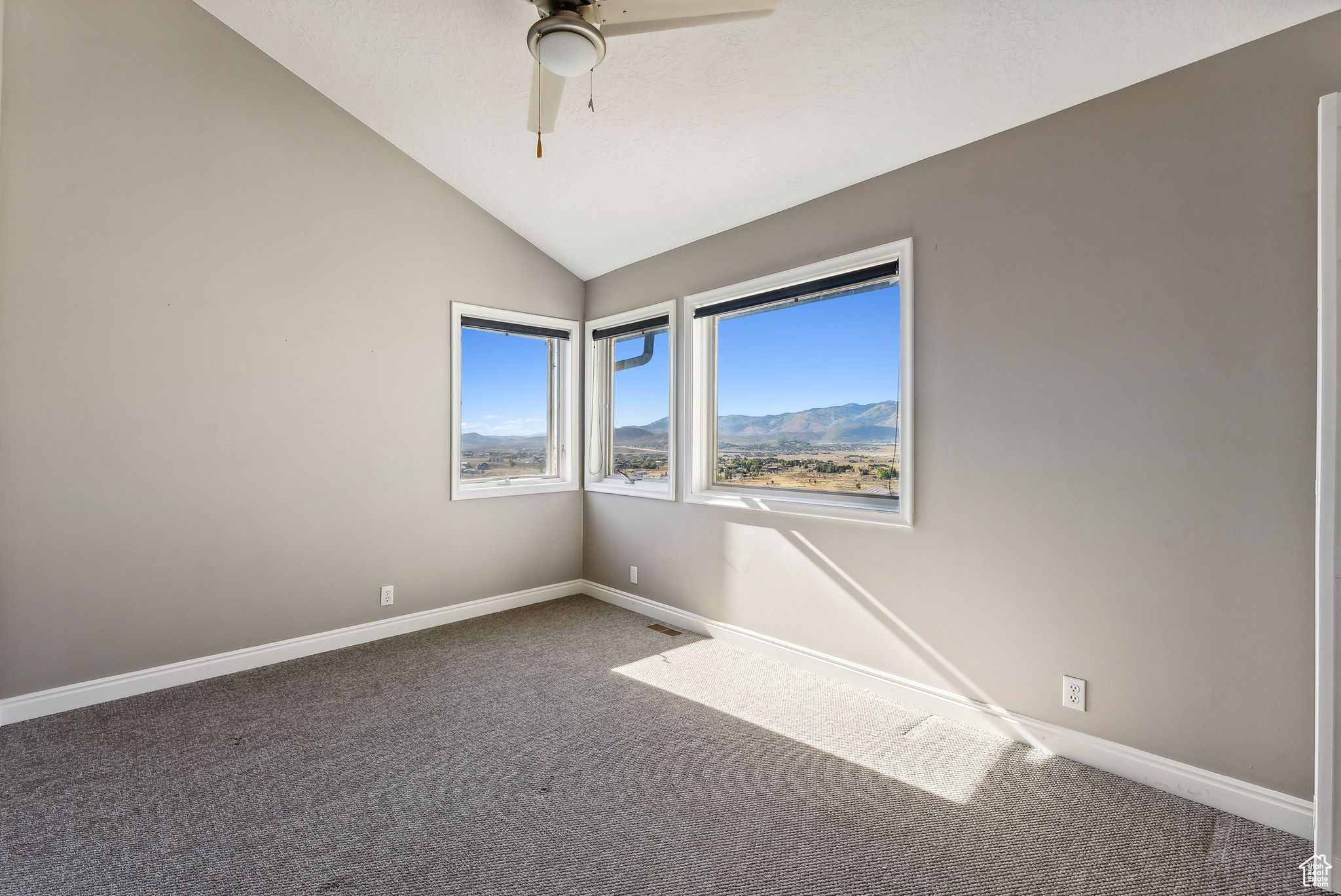 354 E ASPEN LN