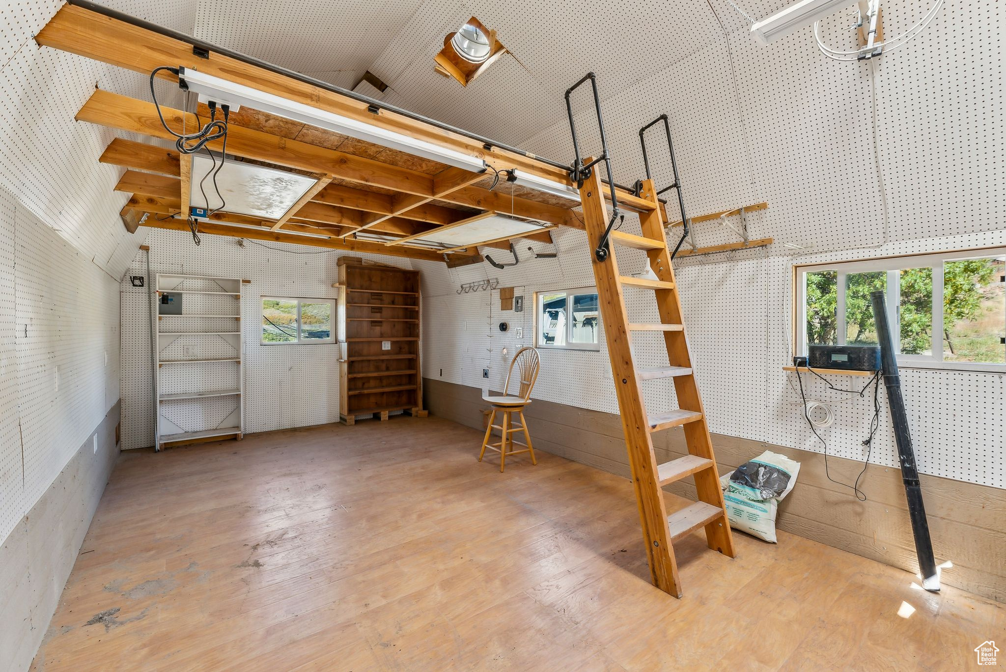 354 E ASPEN LN