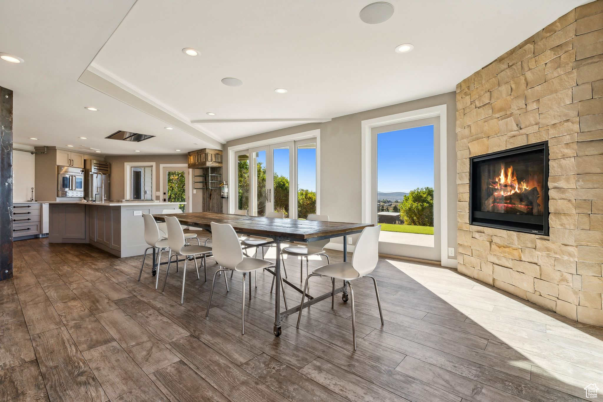 354 E ASPEN LN