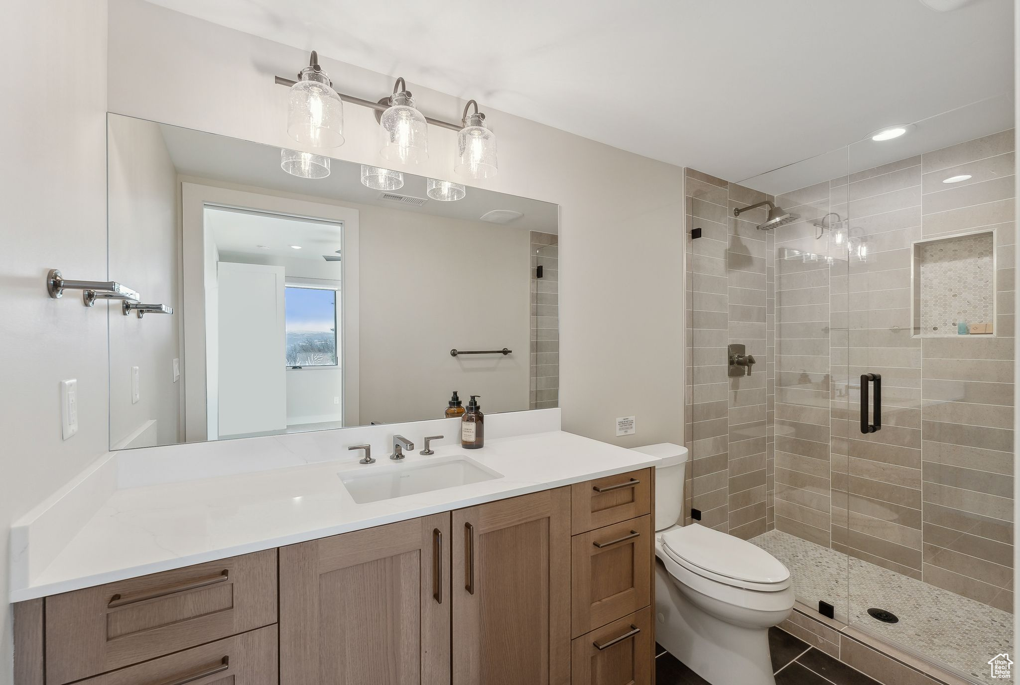 1307 W SKYRIDGE DR