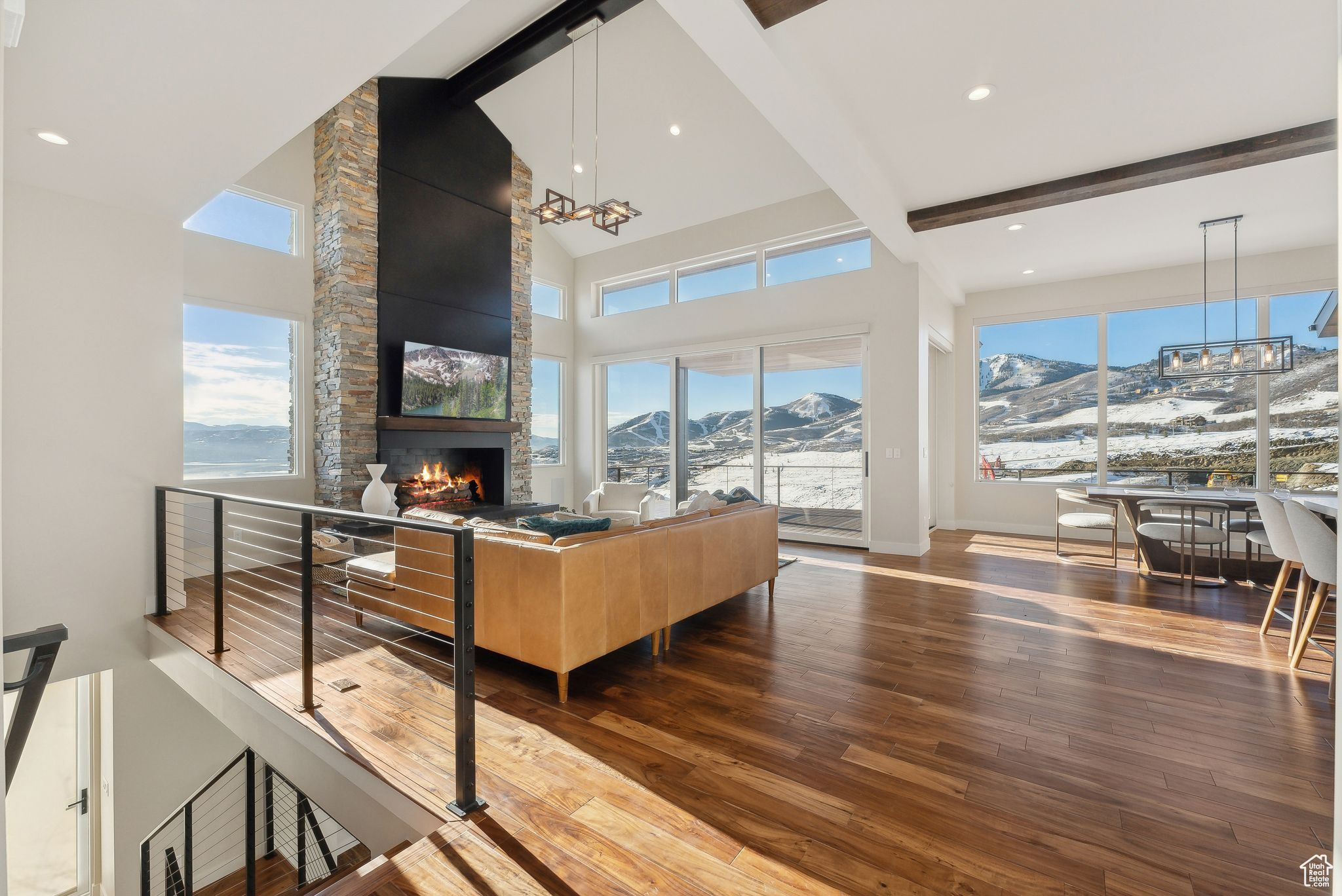 1307 W SKYRIDGE DR