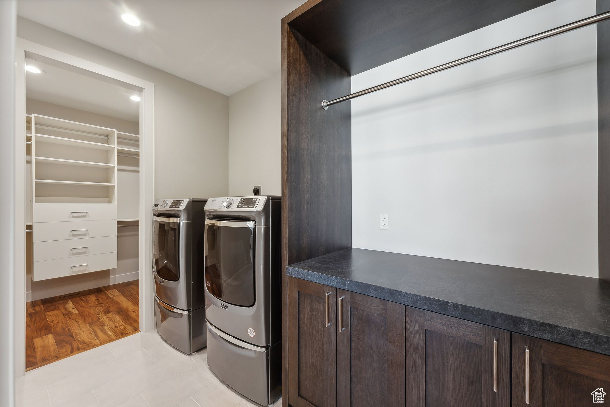 1307 W SKYRIDGE DR