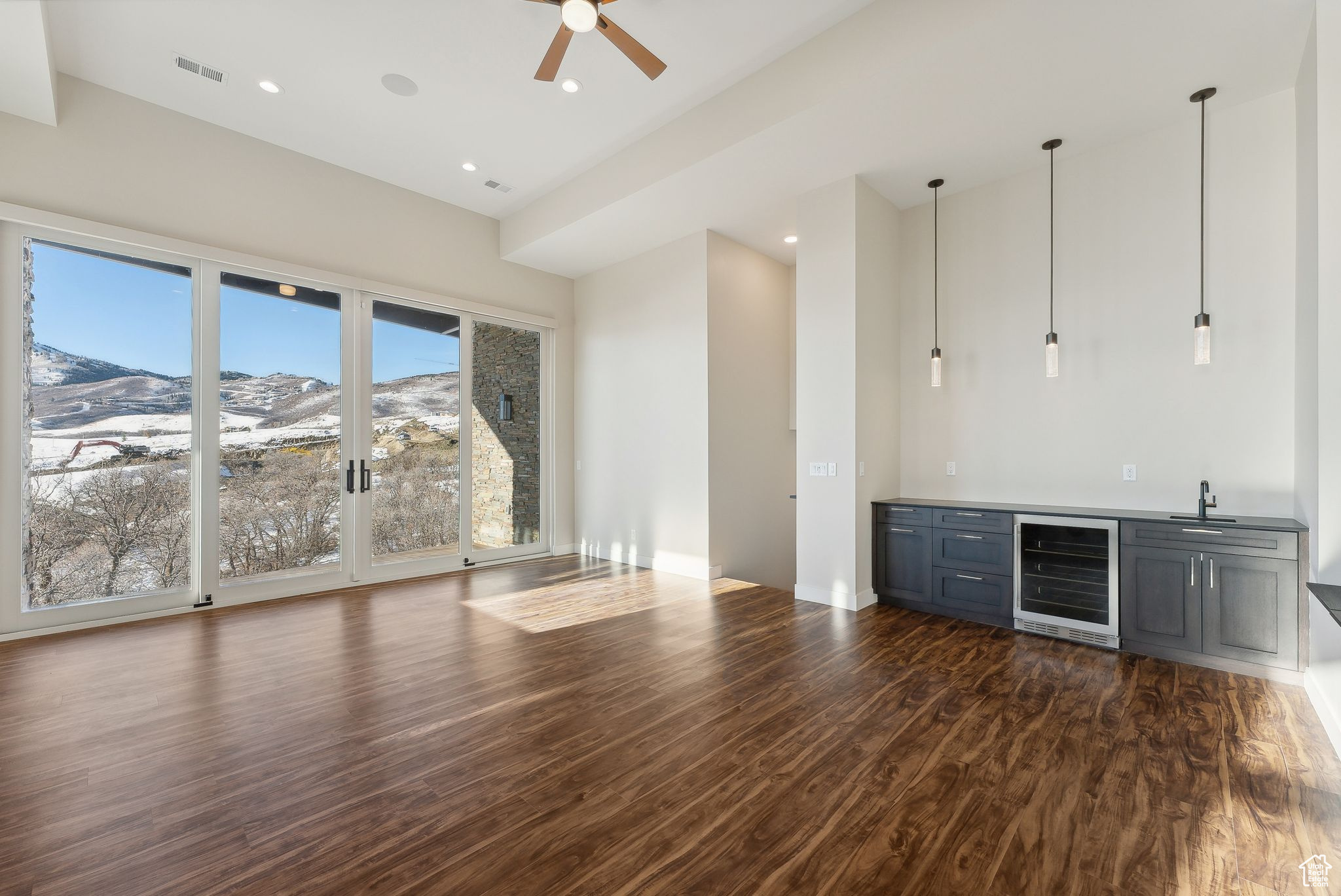 1307 W SKYRIDGE DR