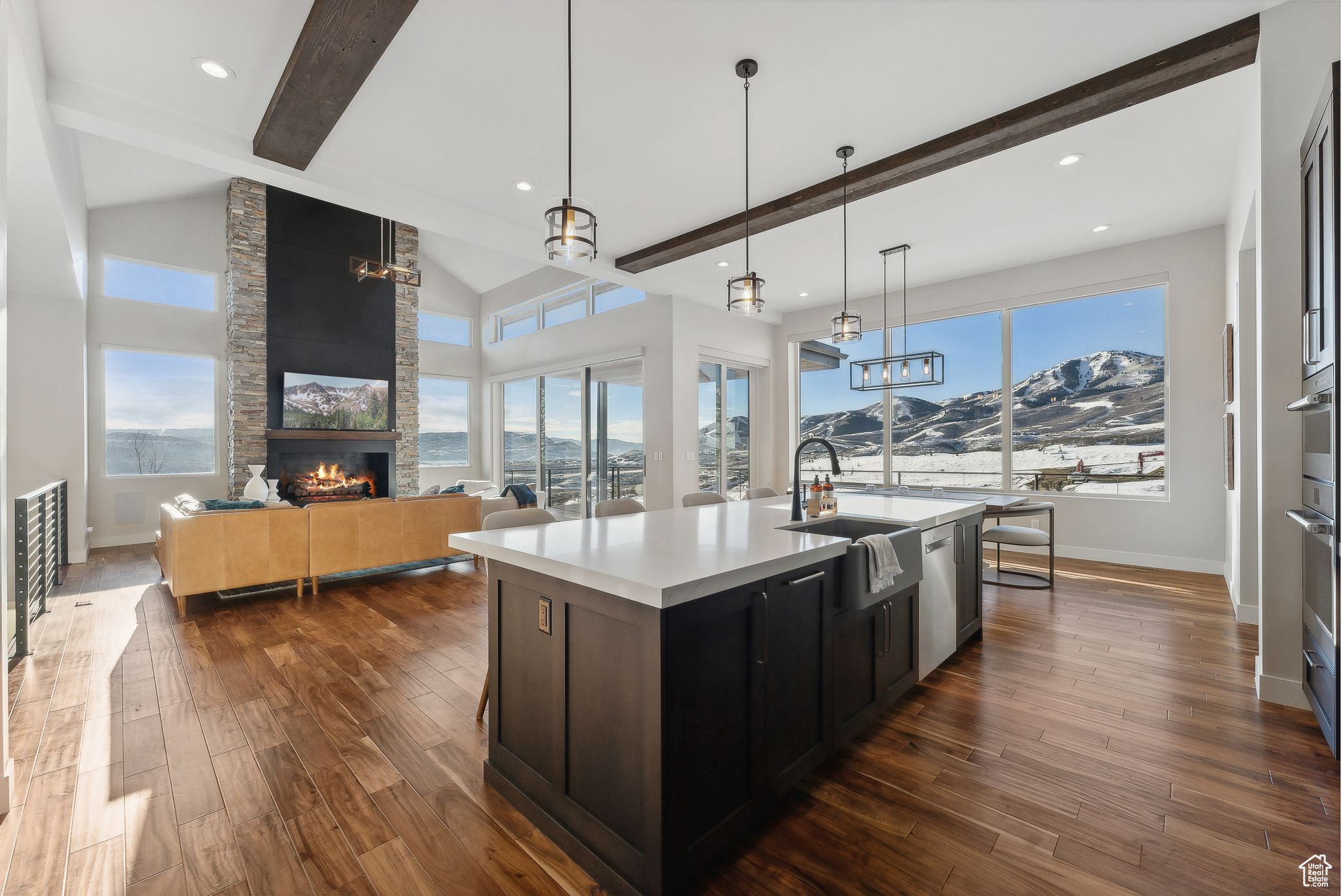 1307 W SKYRIDGE DR