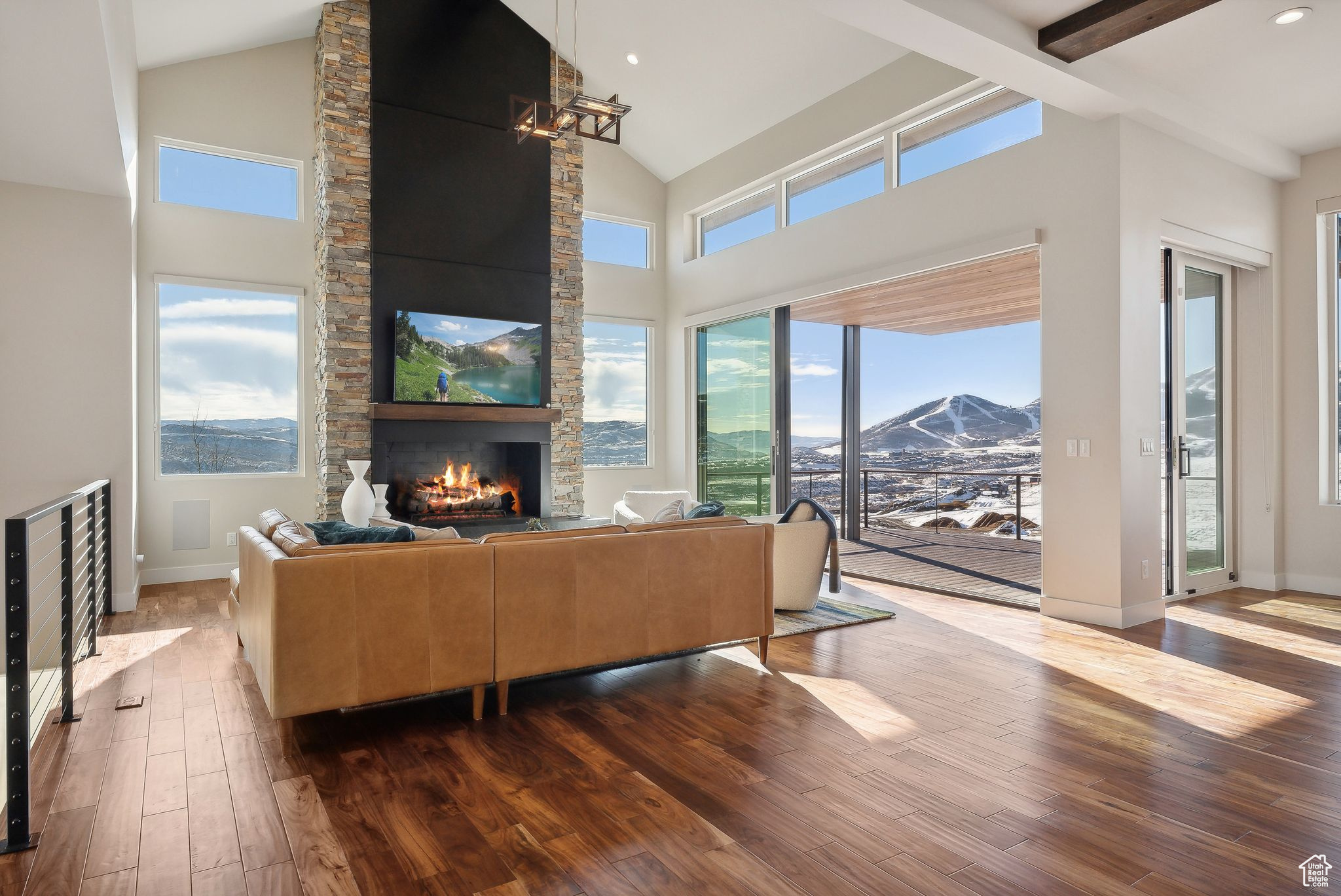 1307 W SKYRIDGE DR