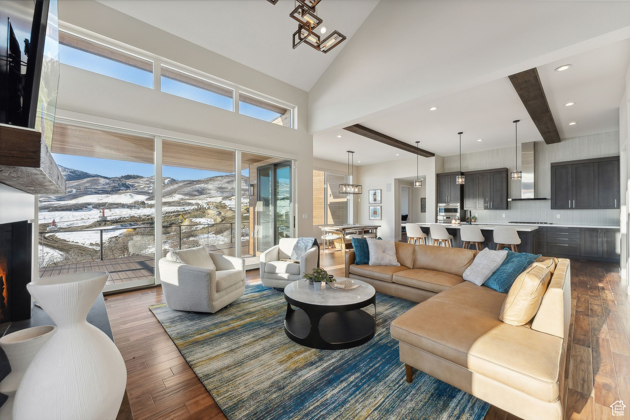 1307 W SKYRIDGE DR