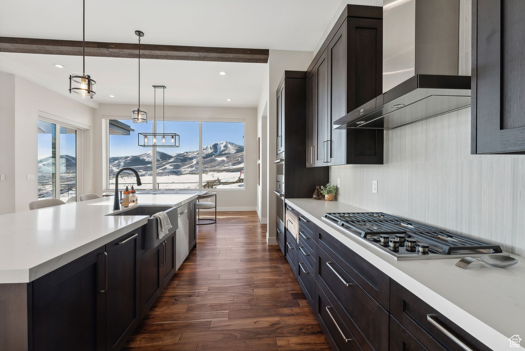 1307 W SKYRIDGE DR