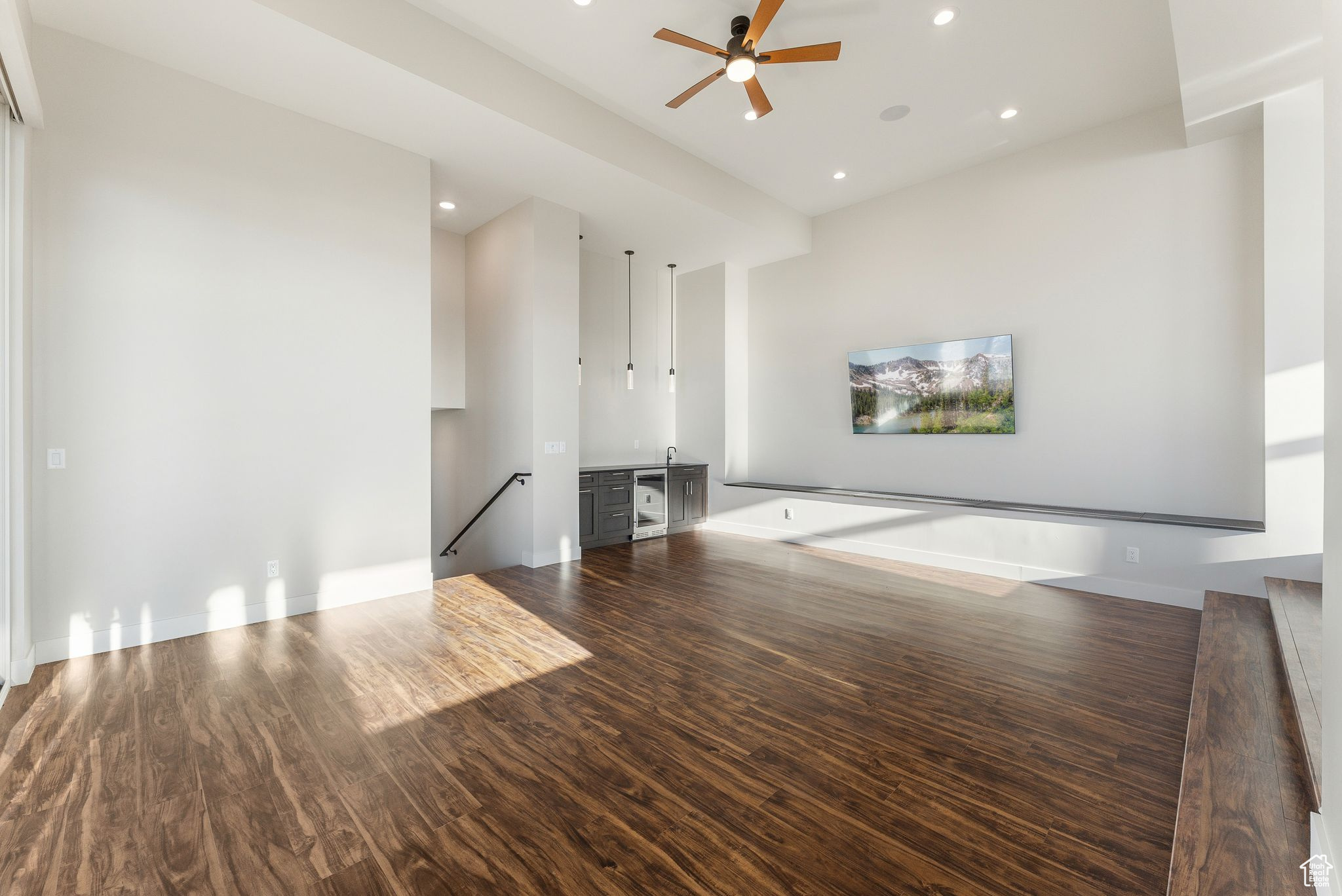 1307 W SKYRIDGE DR