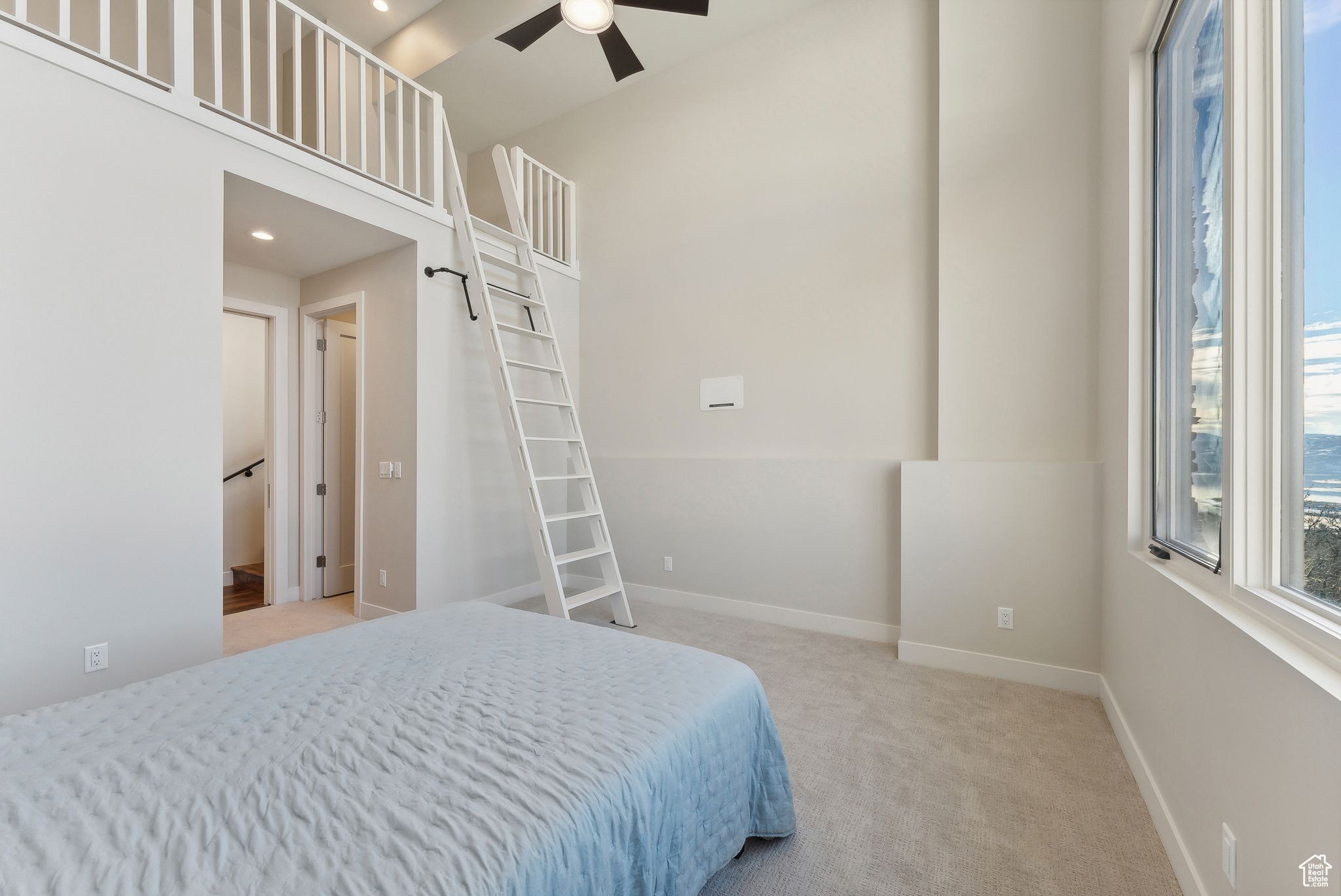 1307 W SKYRIDGE DR