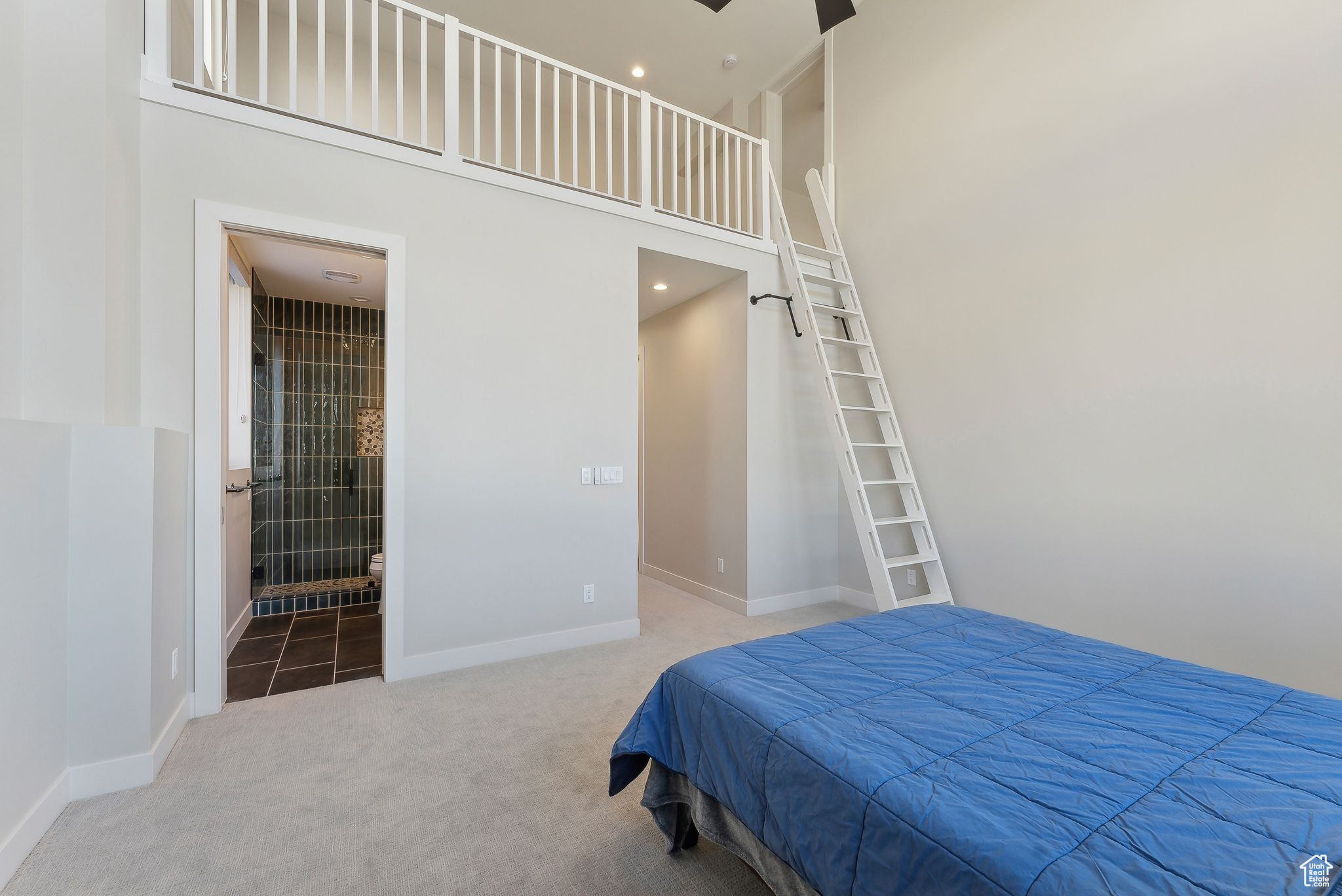 1307 W SKYRIDGE DR