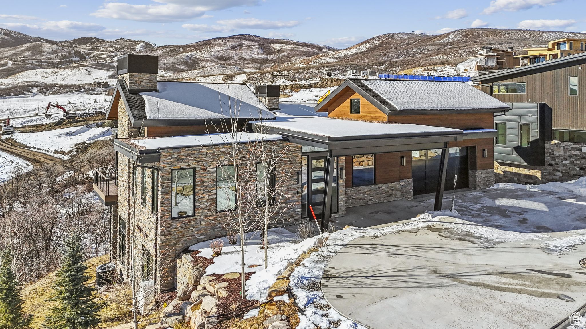 1307 W SKYRIDGE DR