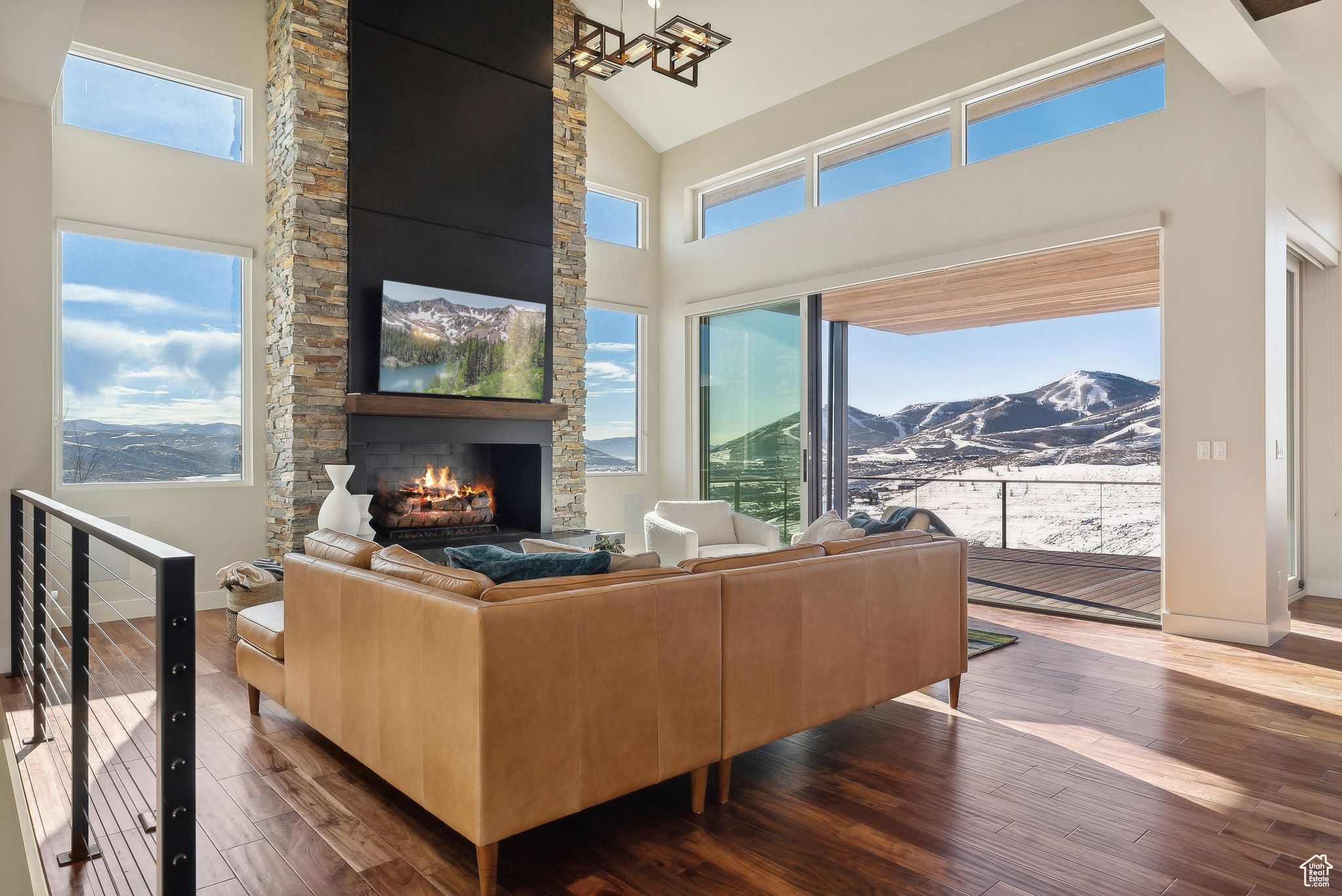 1307 W SKYRIDGE DR