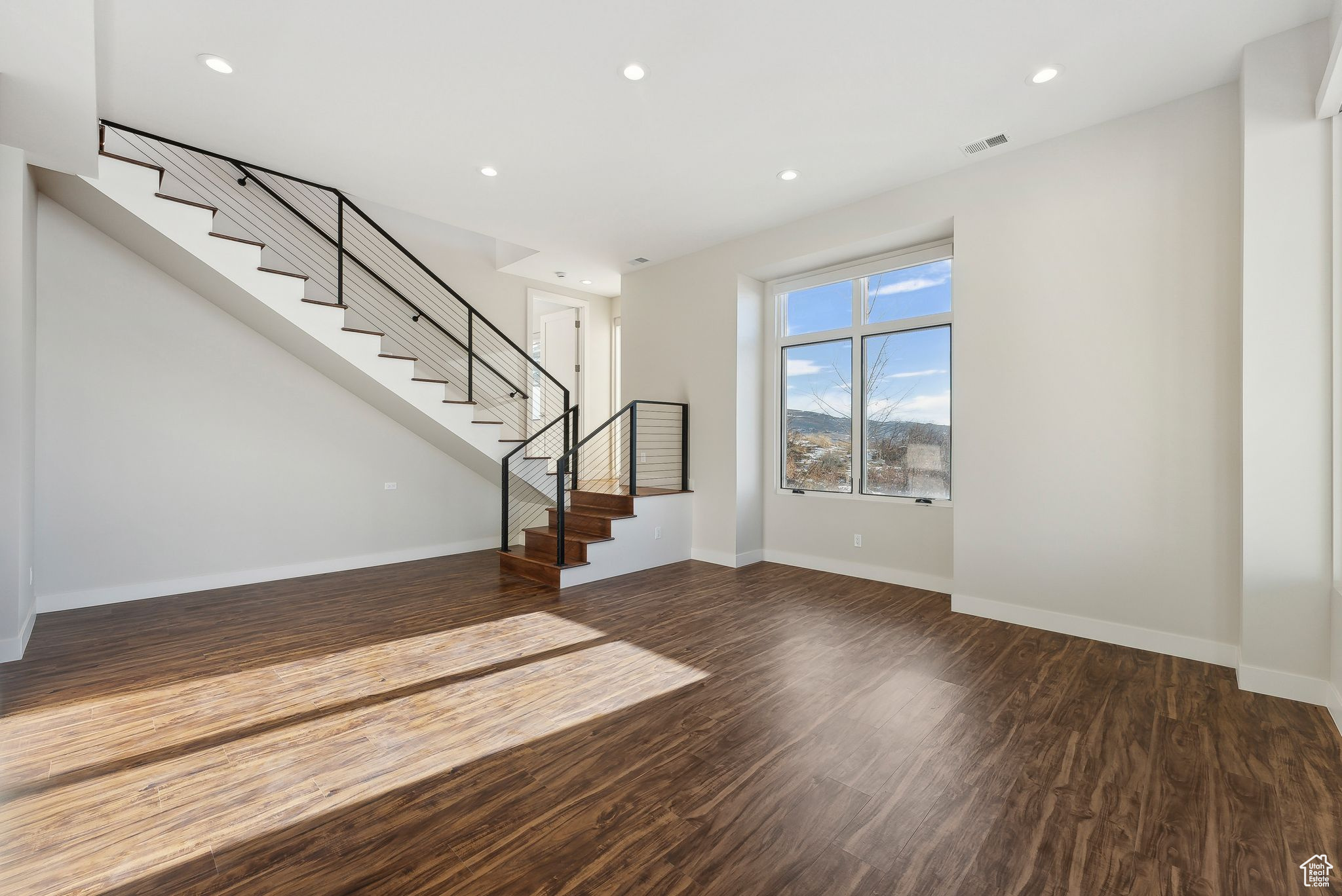 1307 W SKYRIDGE DR