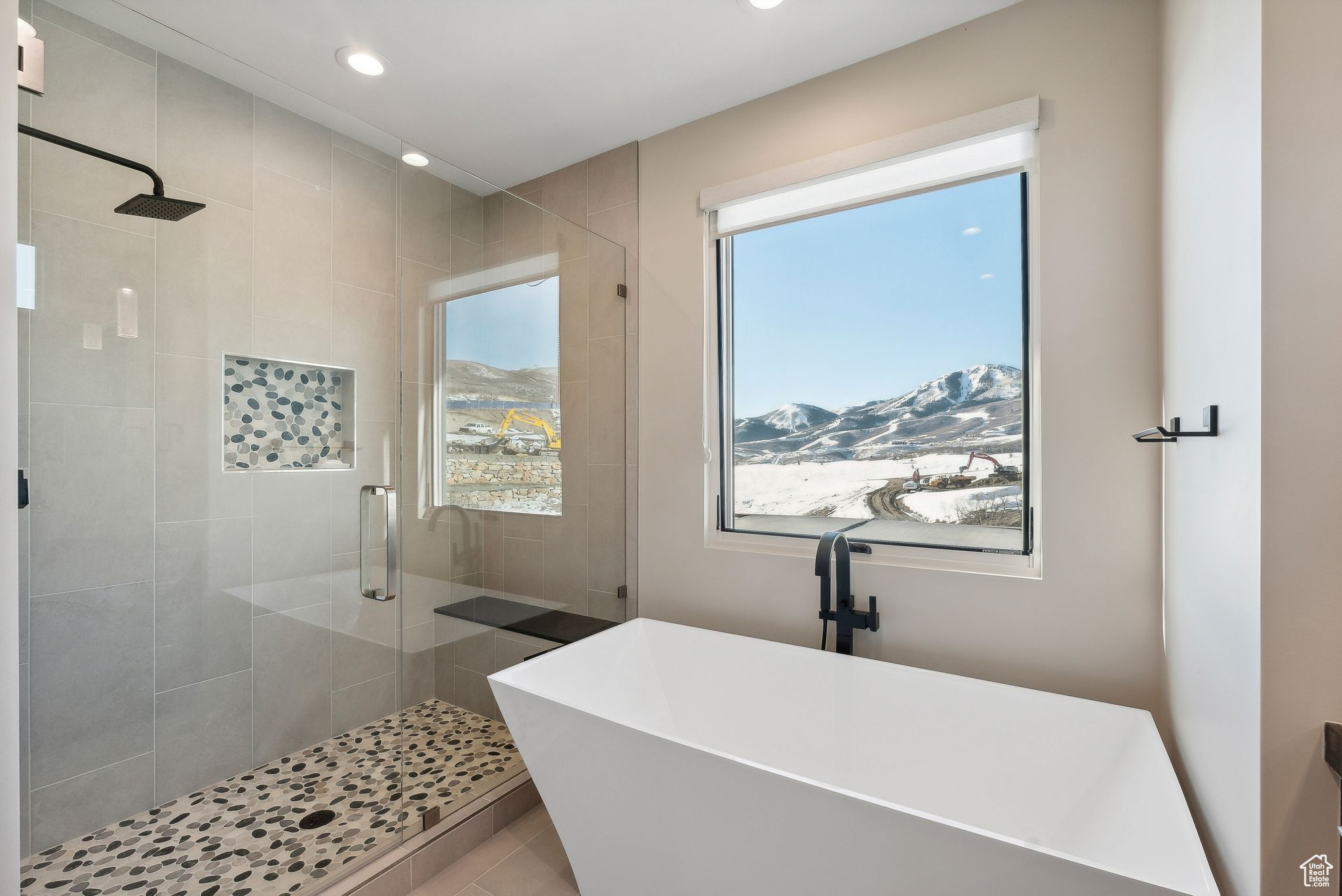 1307 W SKYRIDGE DR