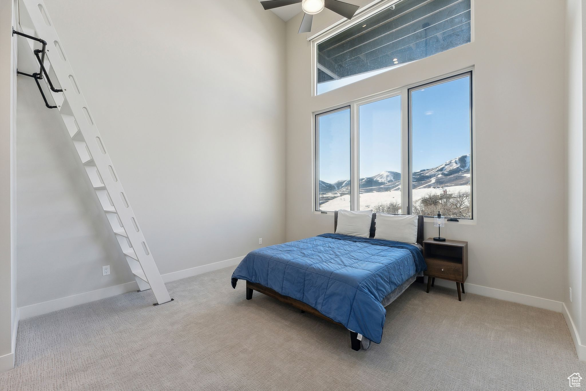 1307 W SKYRIDGE DR
