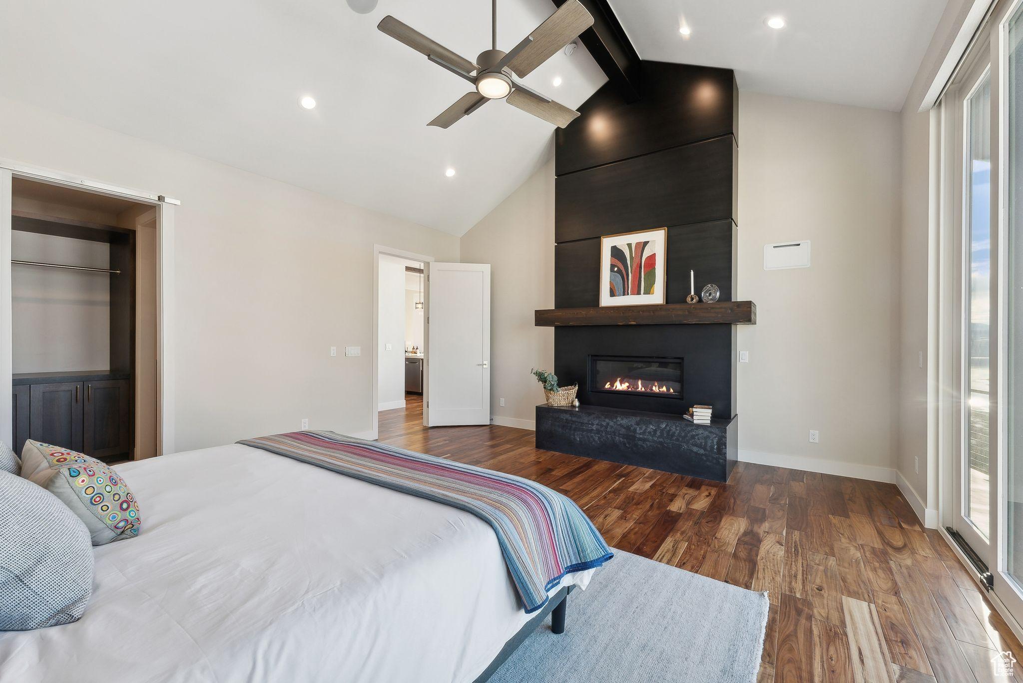 1307 W SKYRIDGE DR