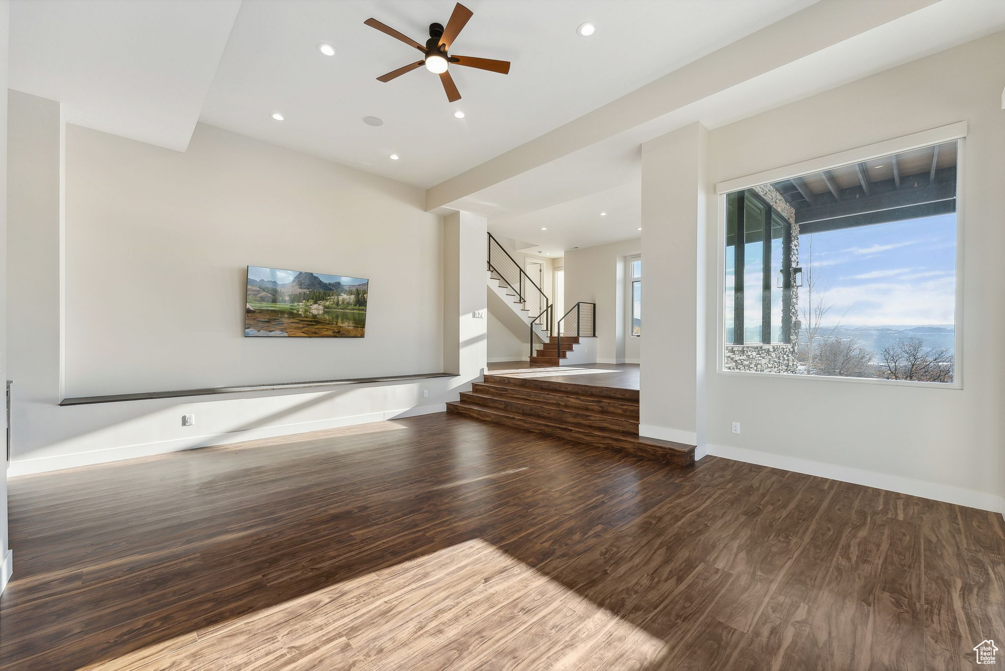 1307 W SKYRIDGE DR