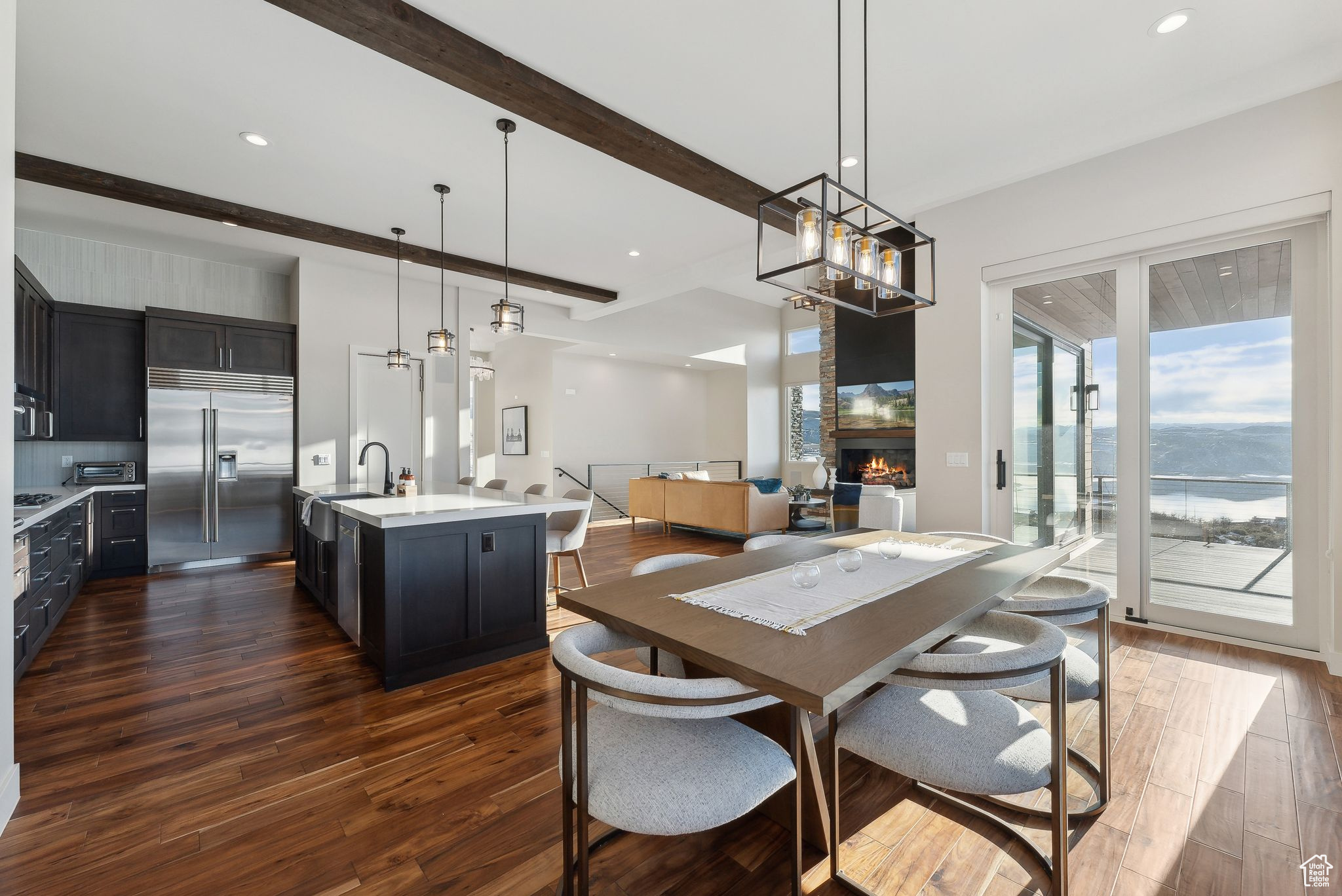 1307 W SKYRIDGE DR
