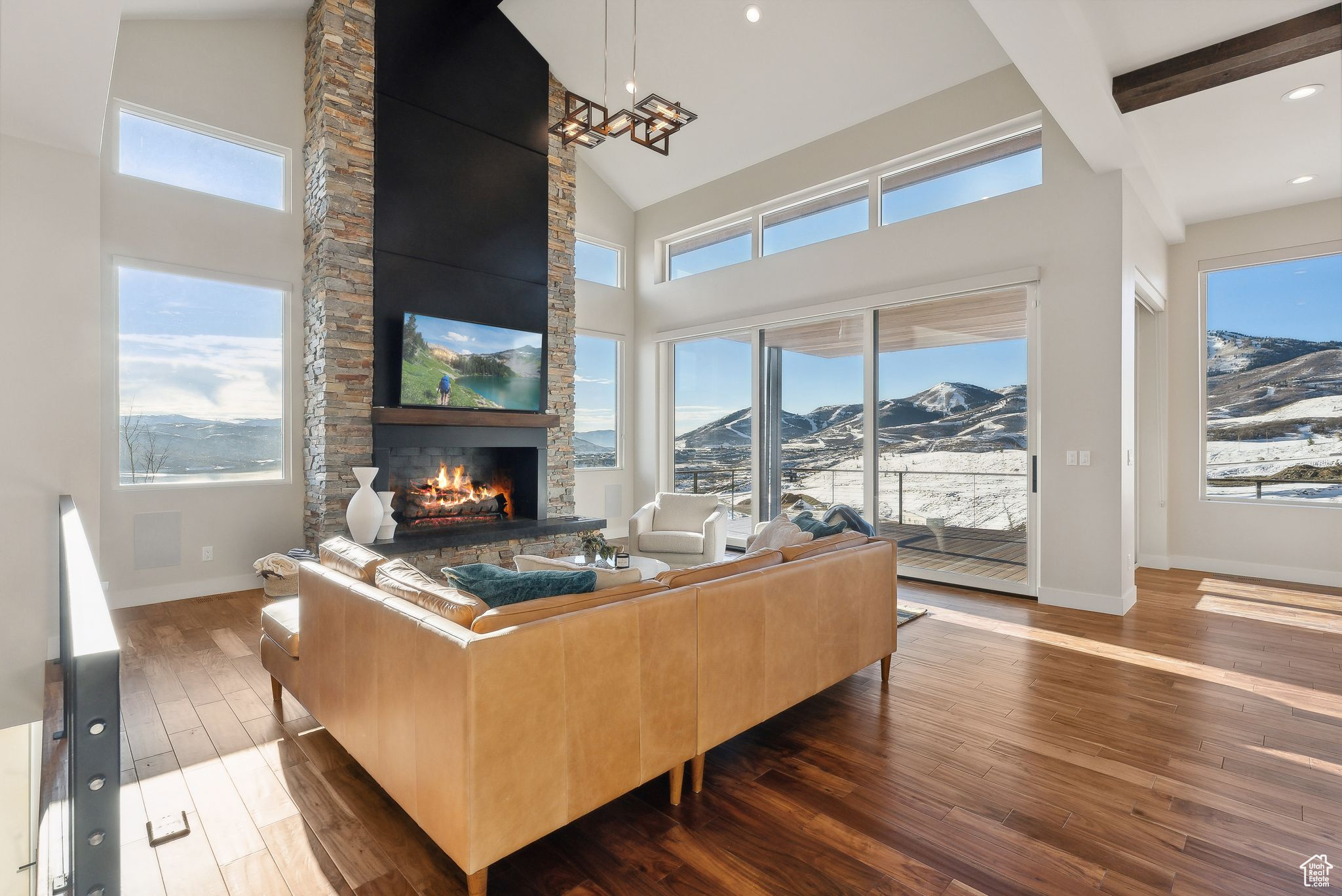 1307 W SKYRIDGE DR
