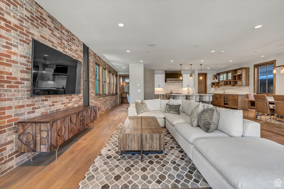 1280 PARK AVE #B