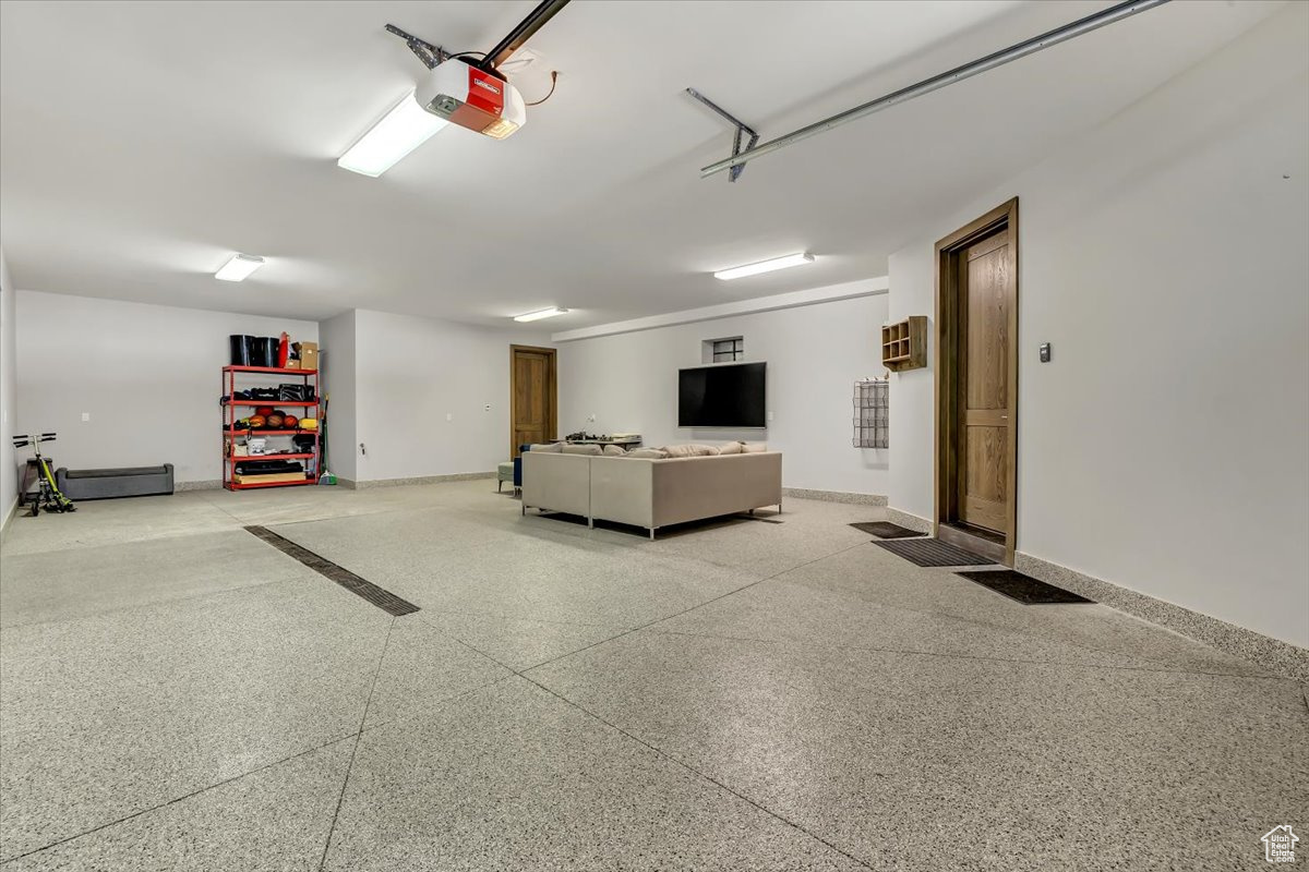 1280 PARK AVE #B