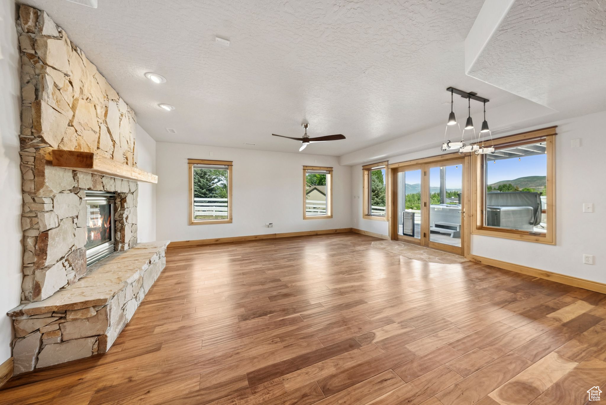 4555 PALOMINO DR