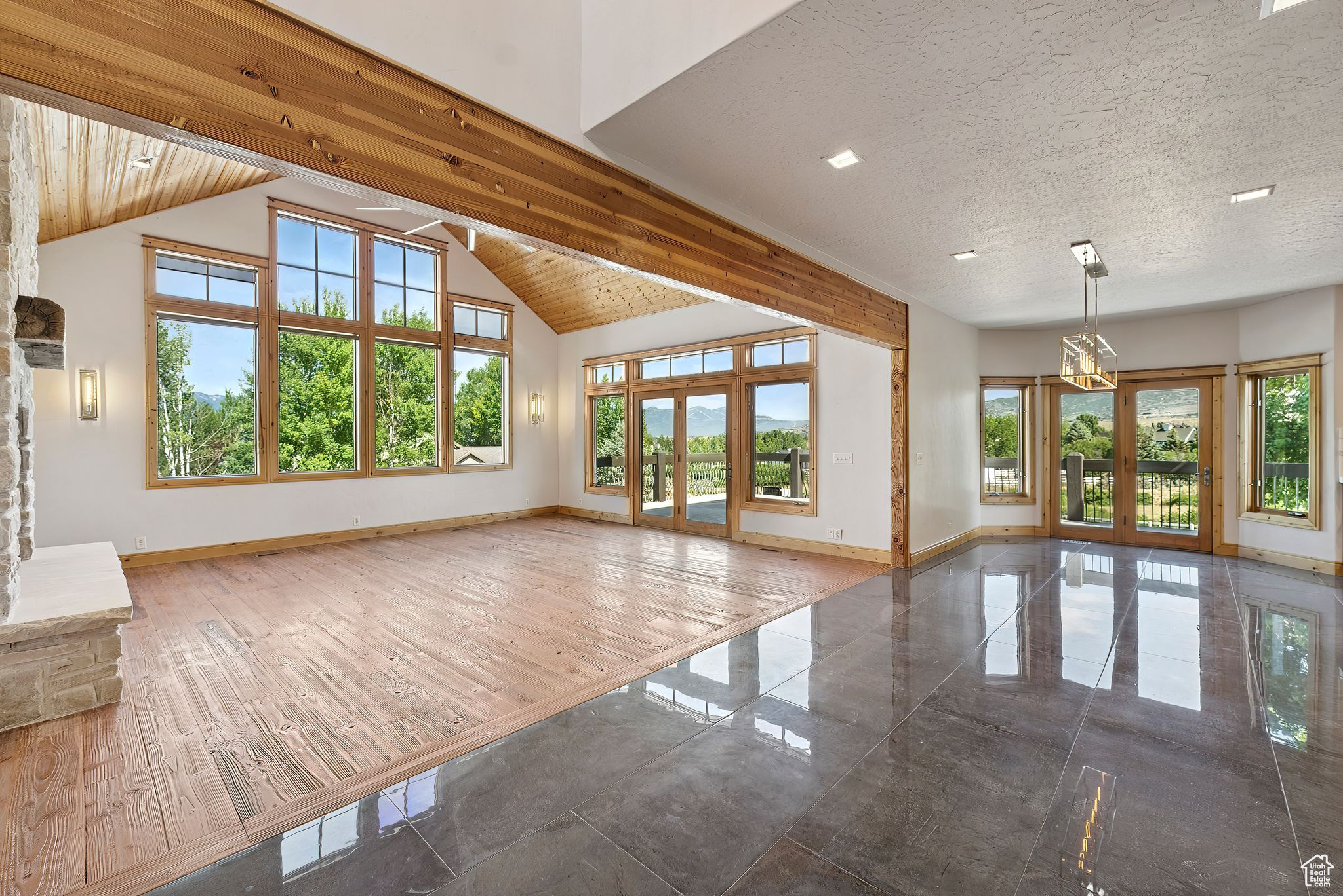 4555 PALOMINO DR