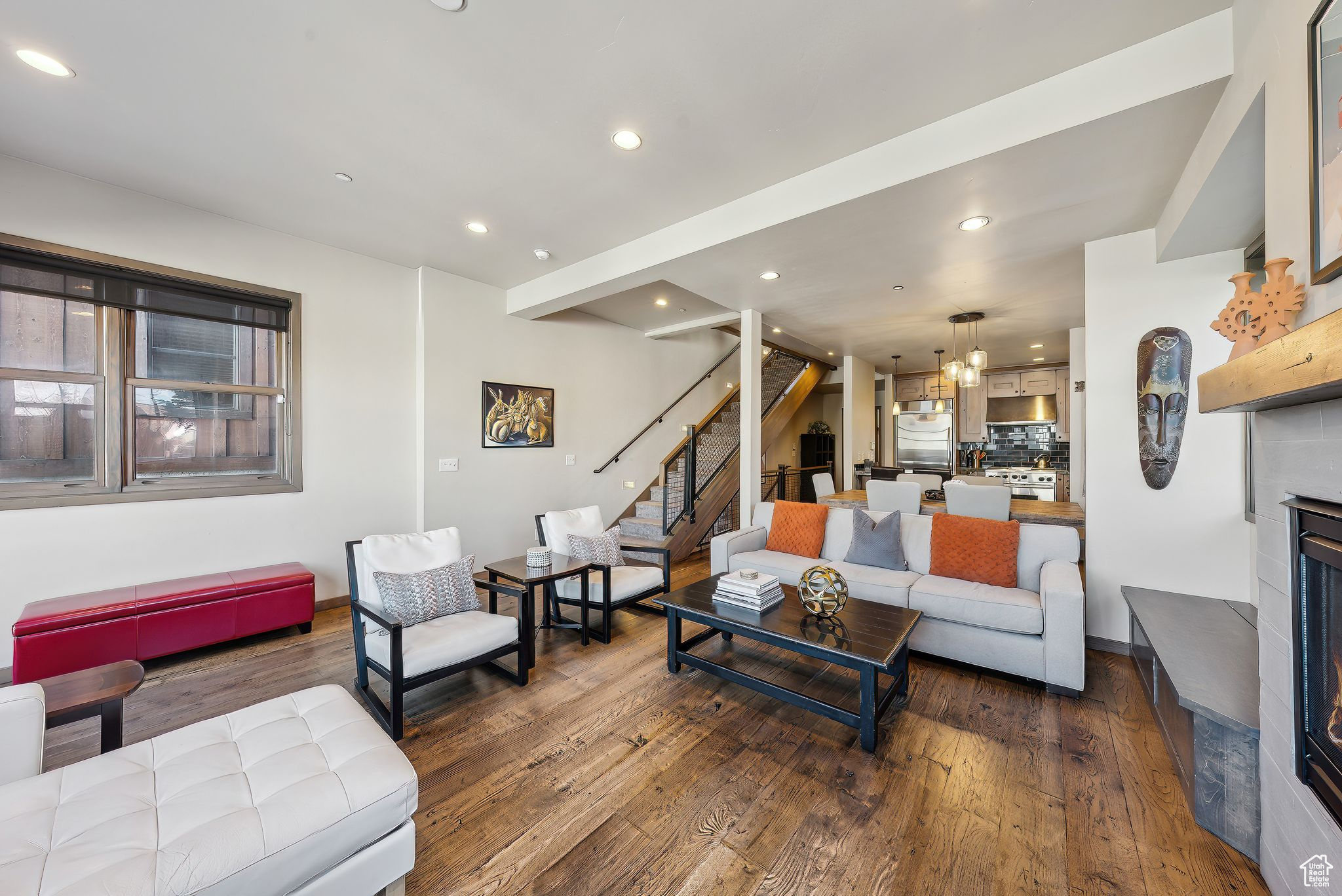 1212 EMPIRE AVE