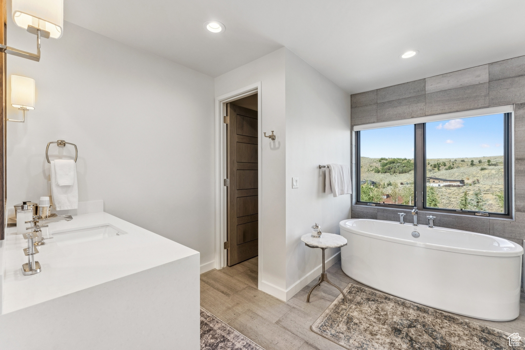 6458 GOLDEN BEAR LOOP