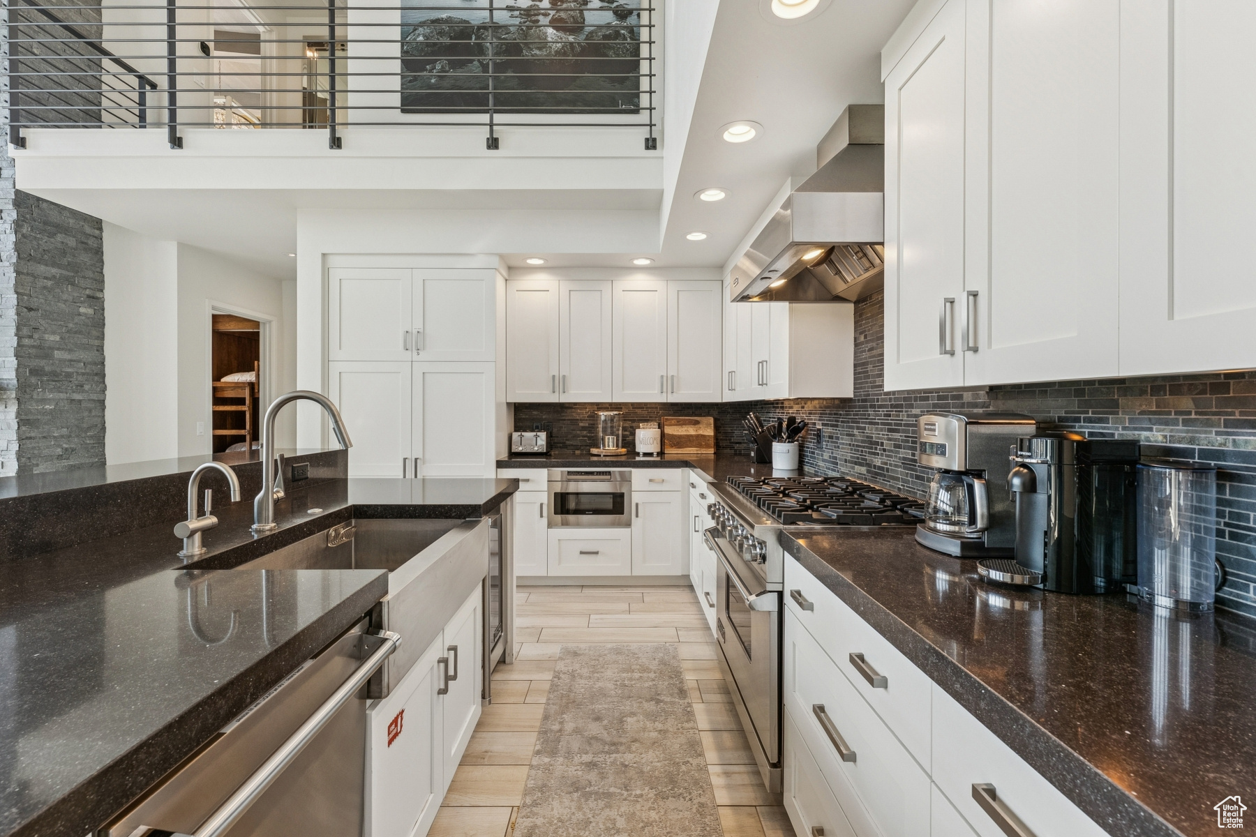 6458 GOLDEN BEAR LOOP