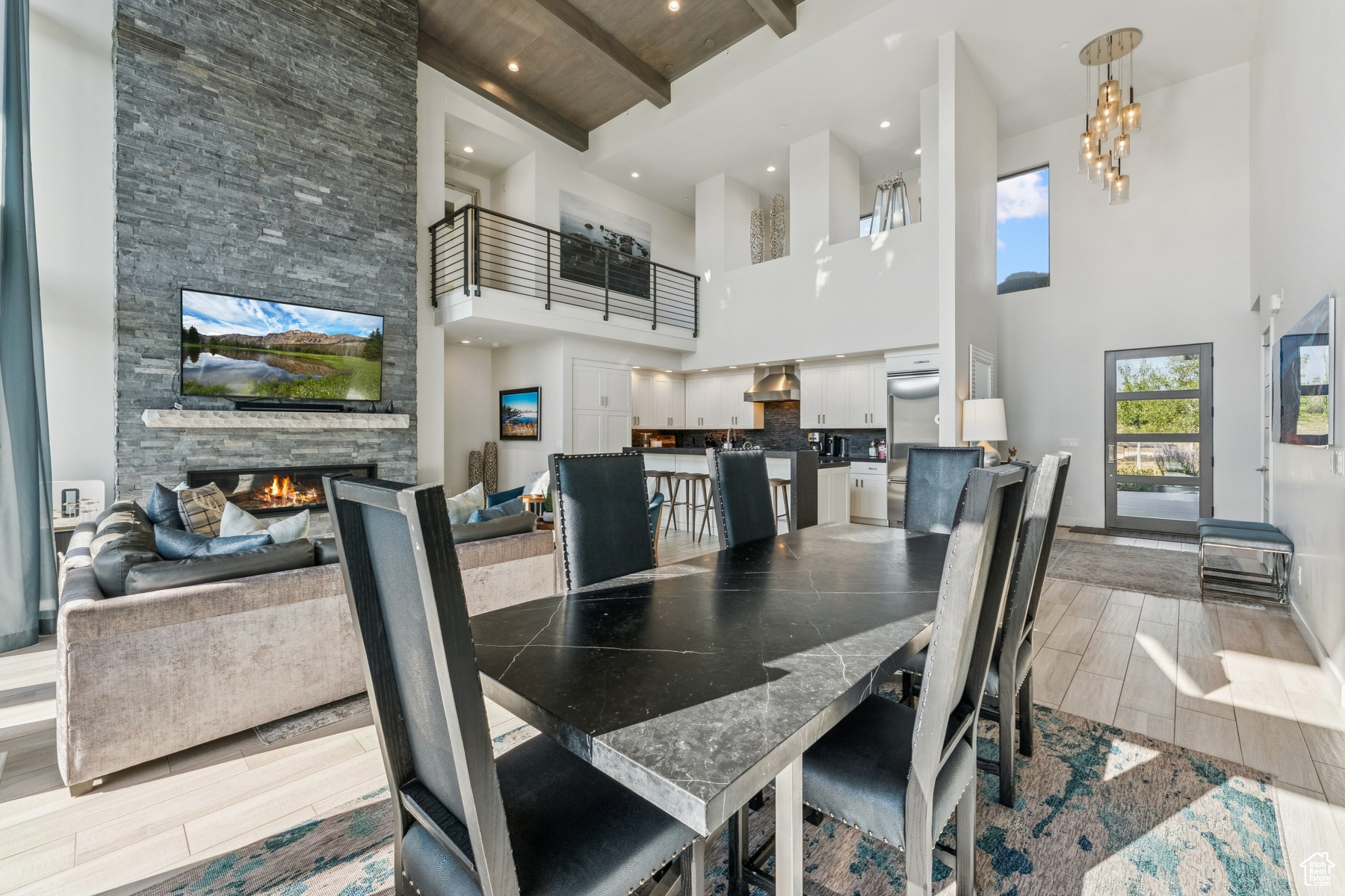 6458 GOLDEN BEAR LOOP
