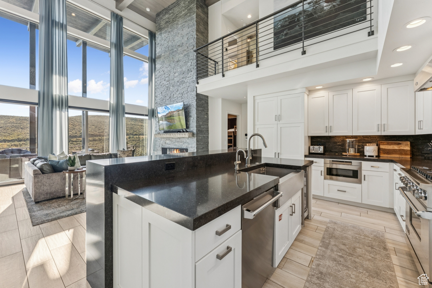 6458 GOLDEN BEAR LOOP