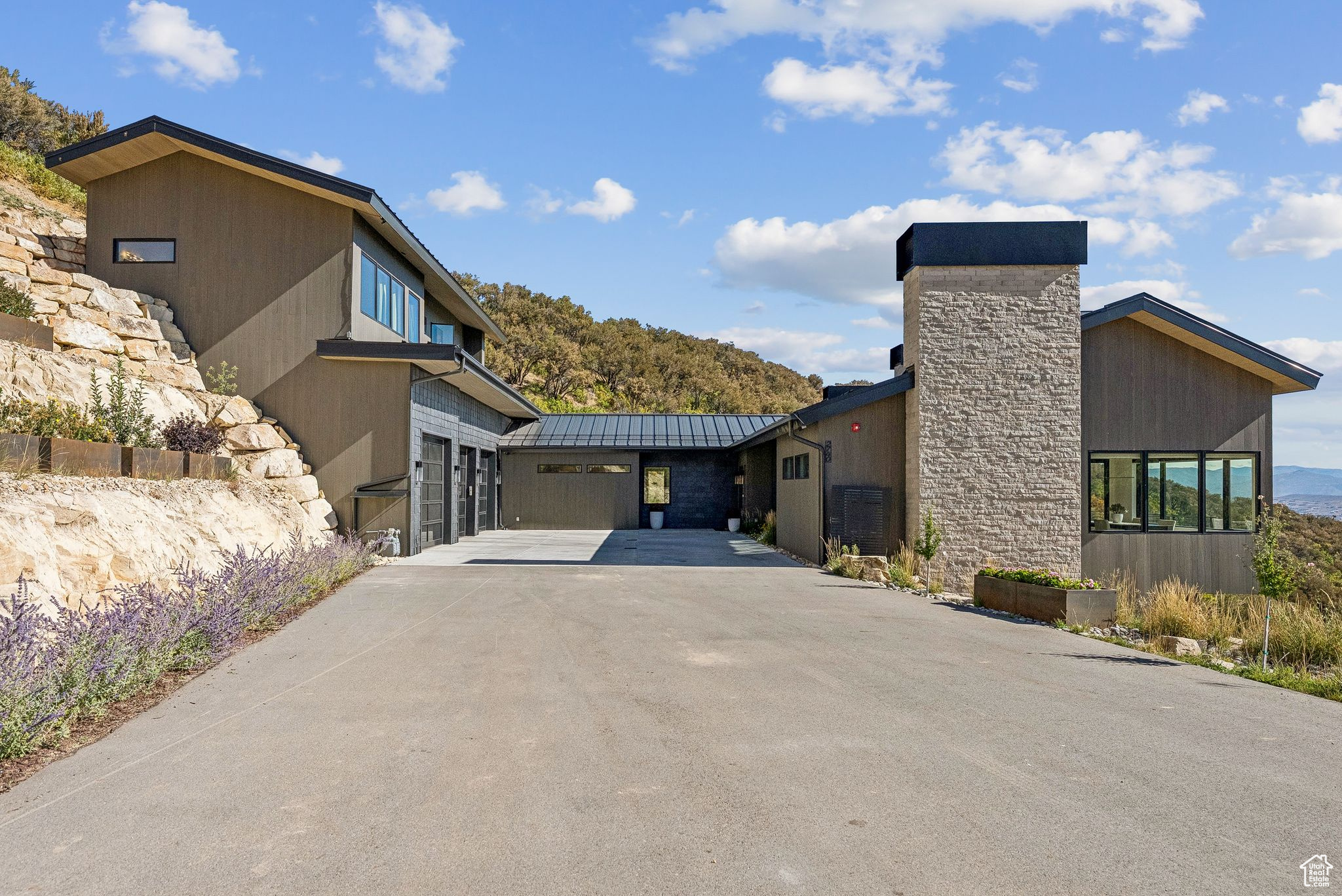 2740 BEAR HOLLOW DR
