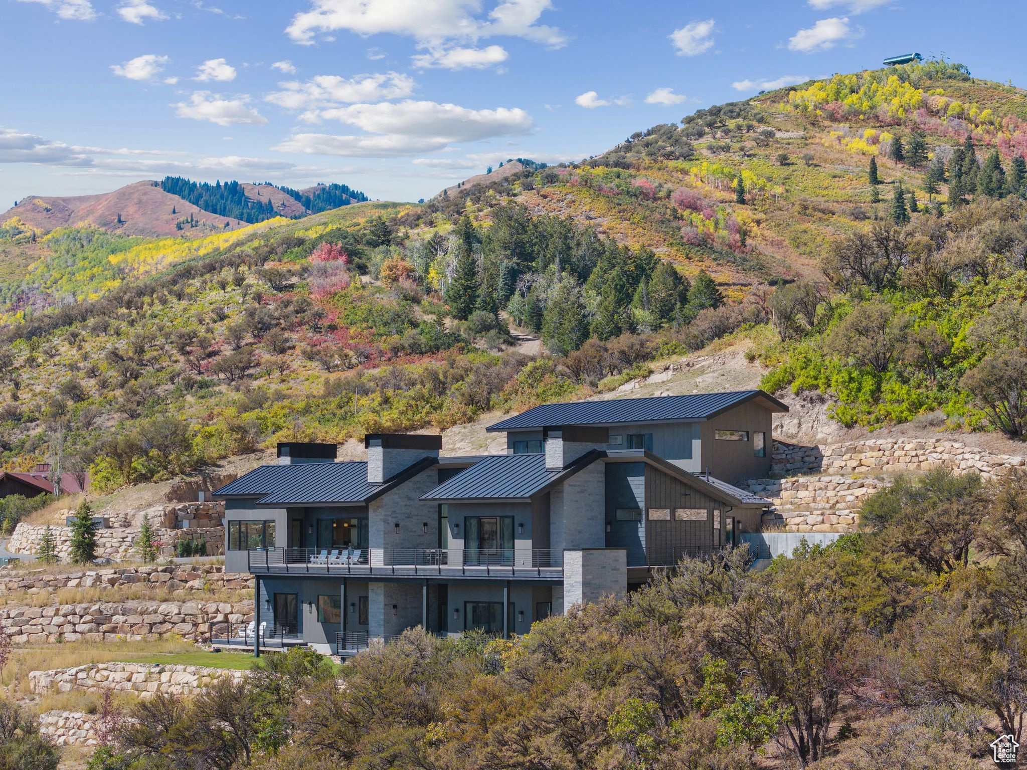 2740 BEAR HOLLOW DR