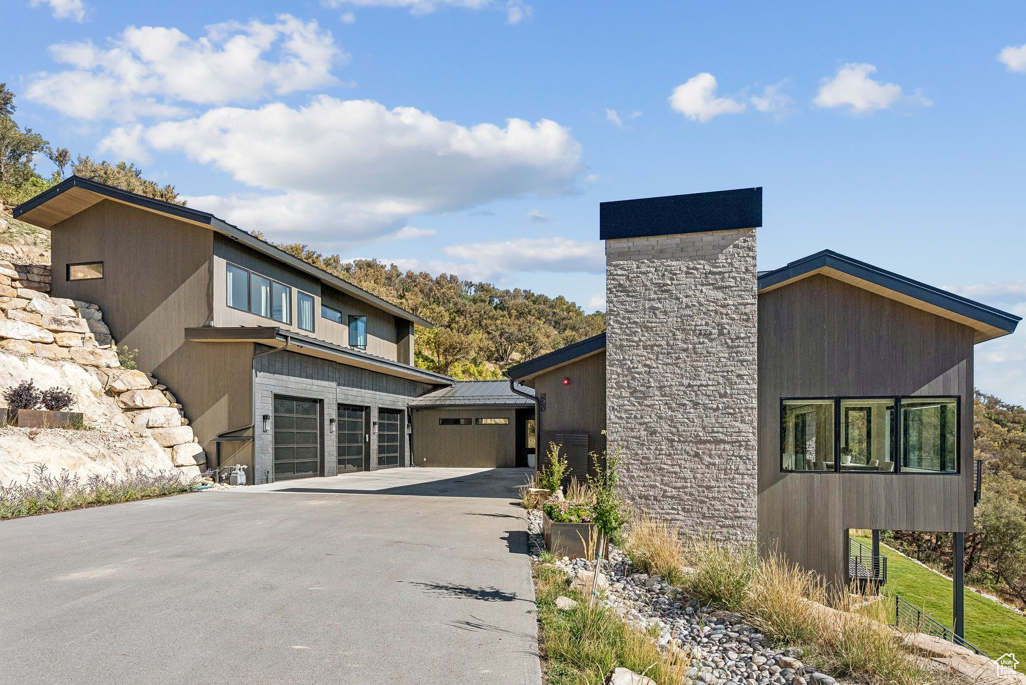 2740 BEAR HOLLOW DR