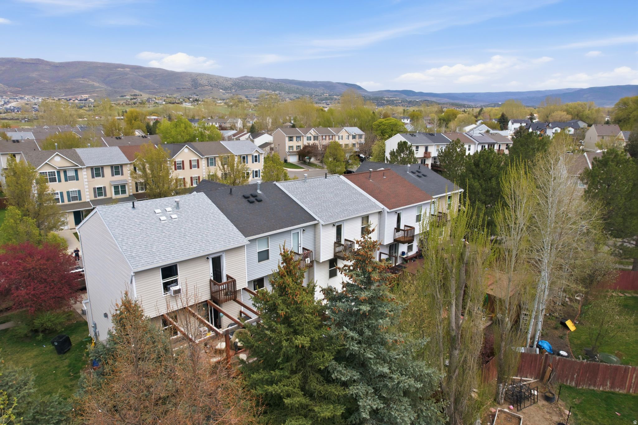 515 INVERNESS LN #207