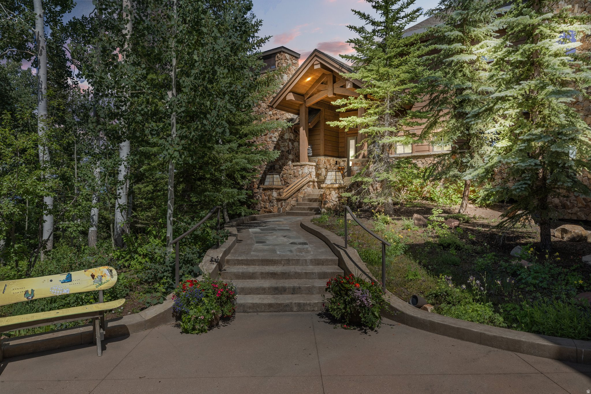 35 WHITE PINE CANYON RD