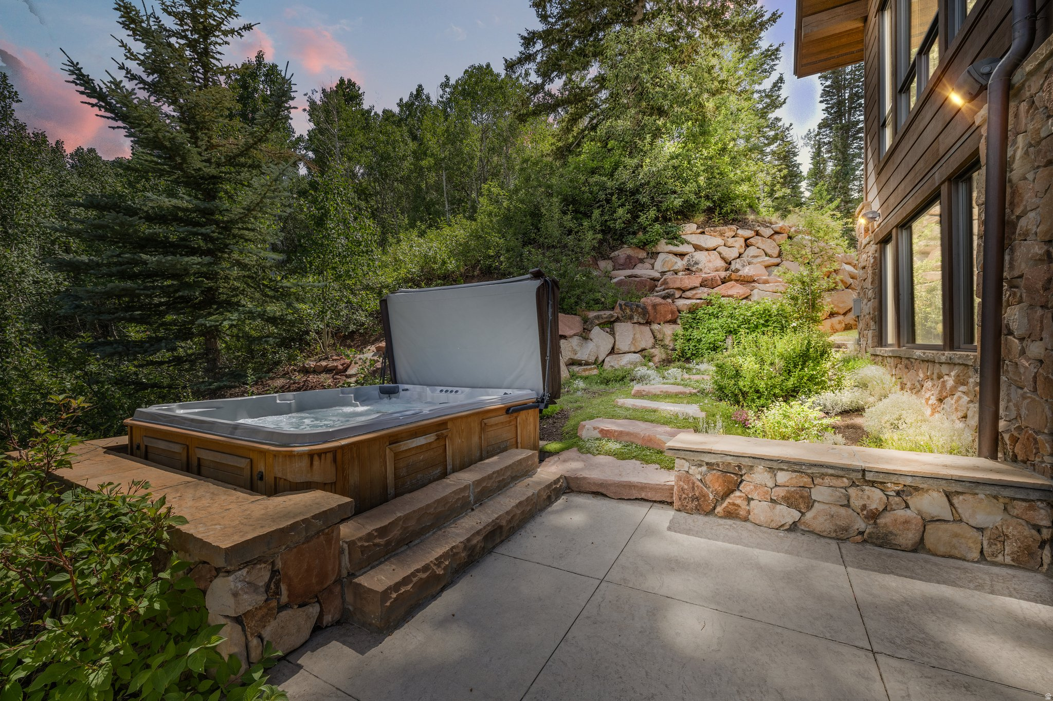 35 WHITE PINE CANYON RD